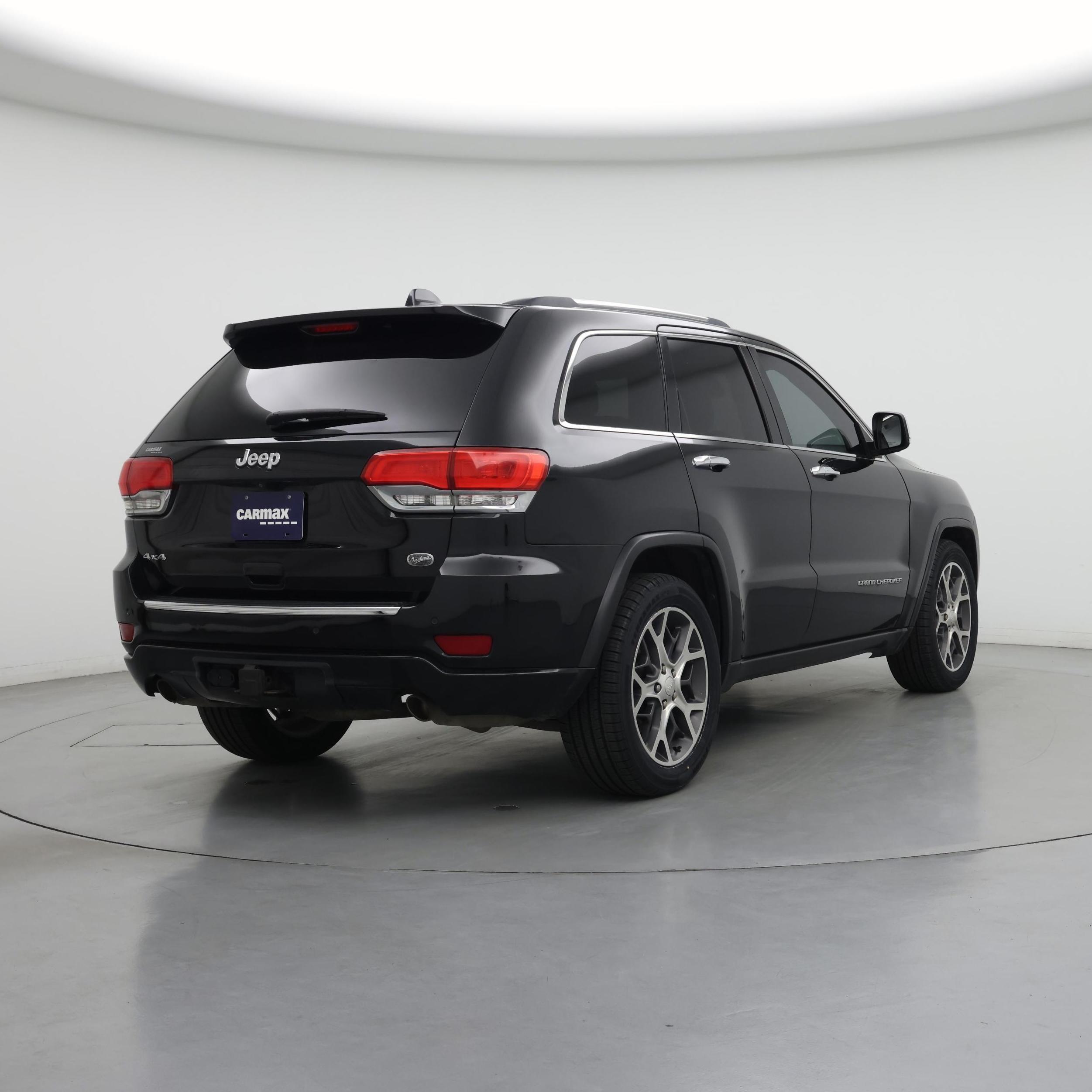 Thumbnail: 2015 Jeep Grand Cherokee - 8