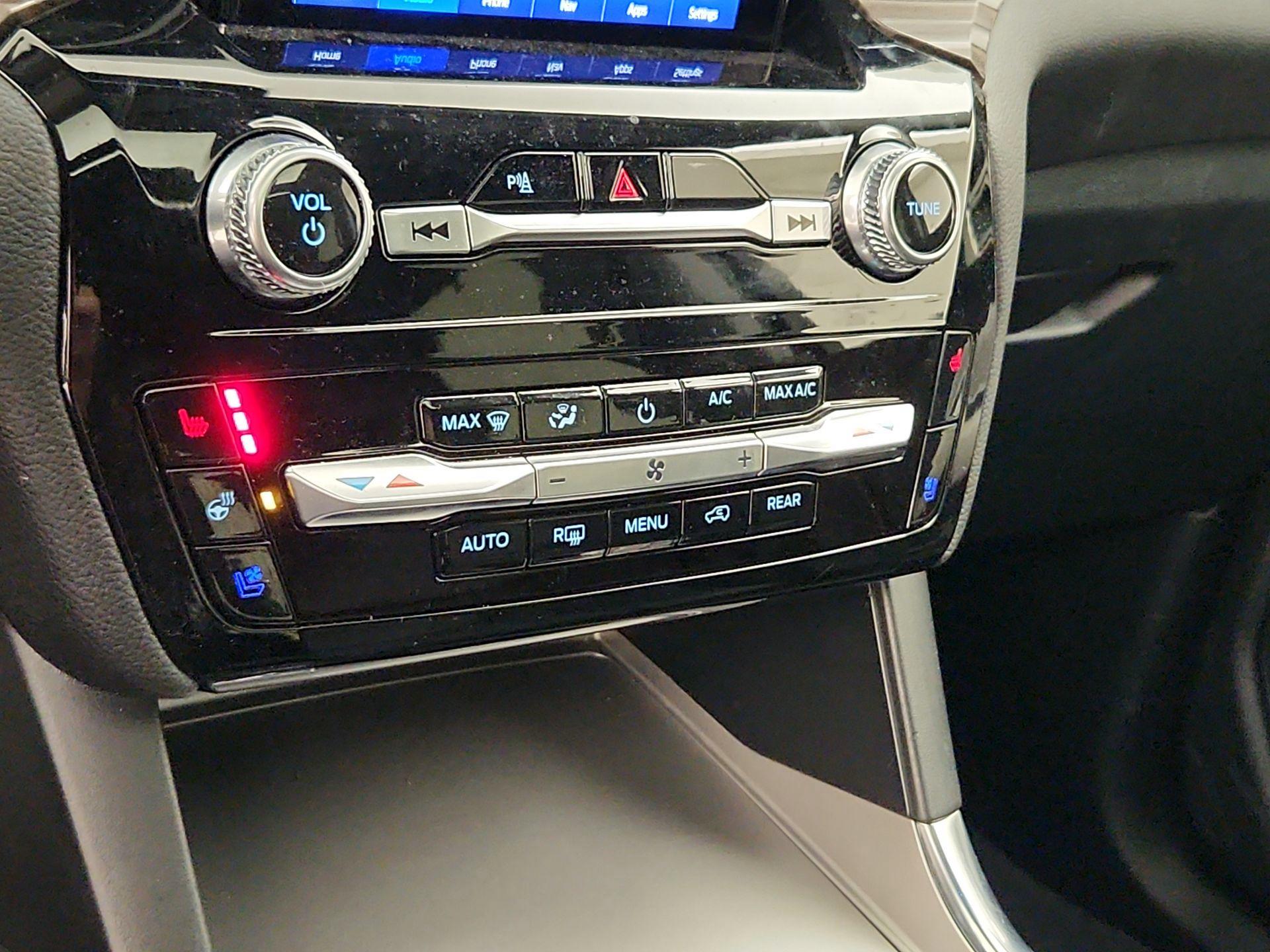 Thumbnail: 2023 Ford Explorer - 17