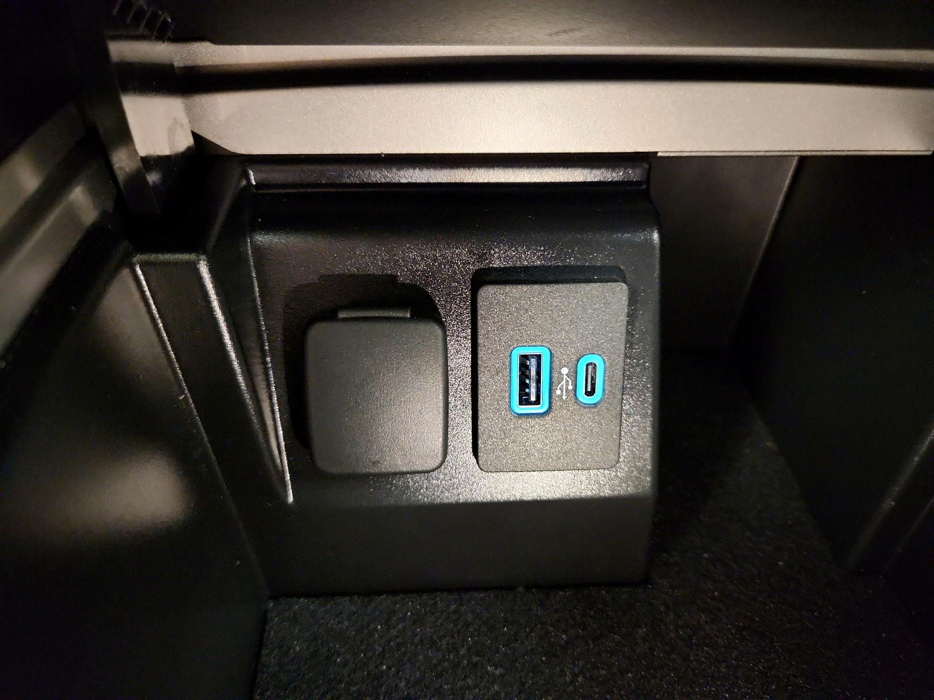 Thumbnail: 2023 Ford Explorer - 19