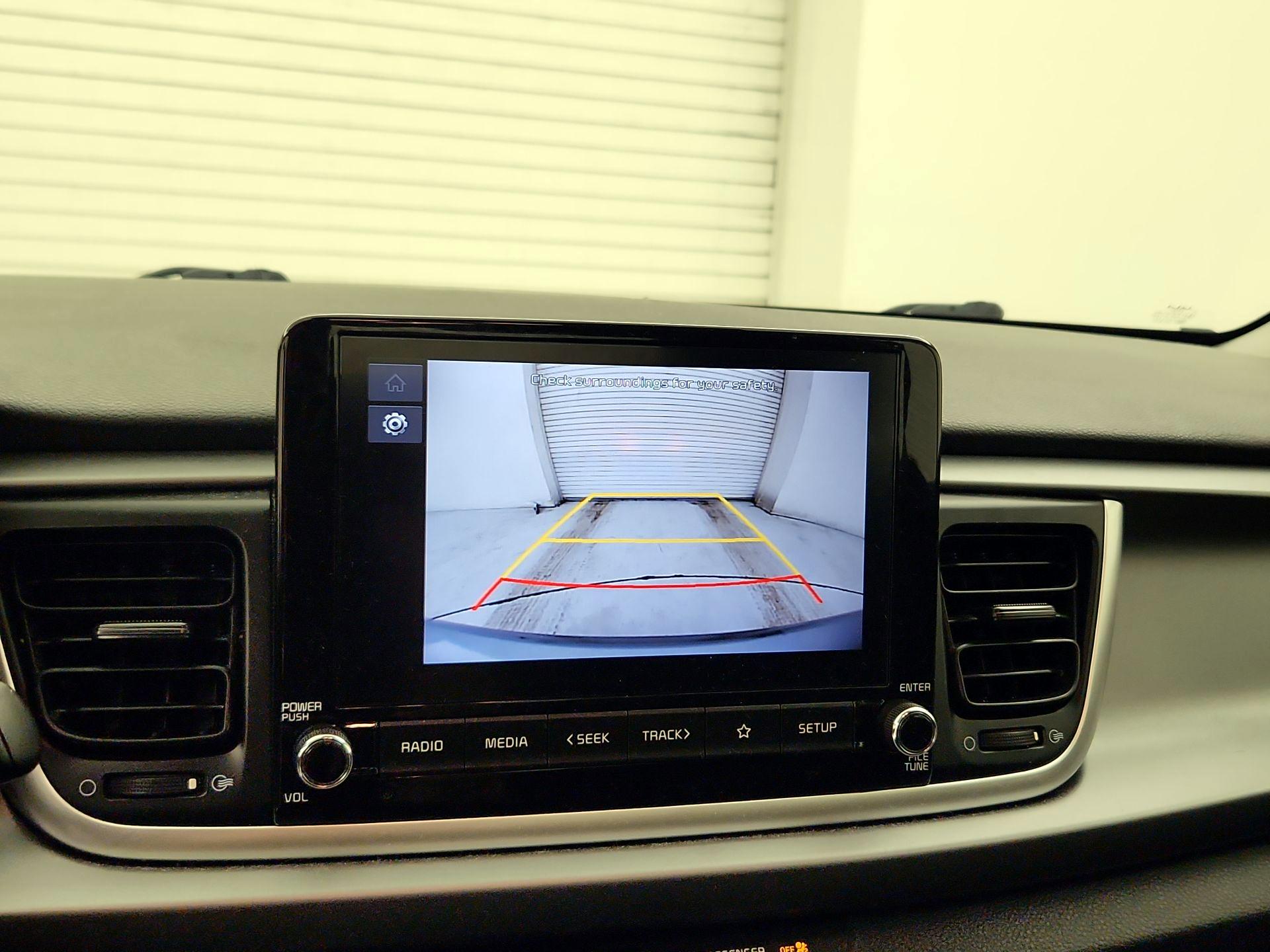 Thumbnail: 2022 Kia Rio - 14