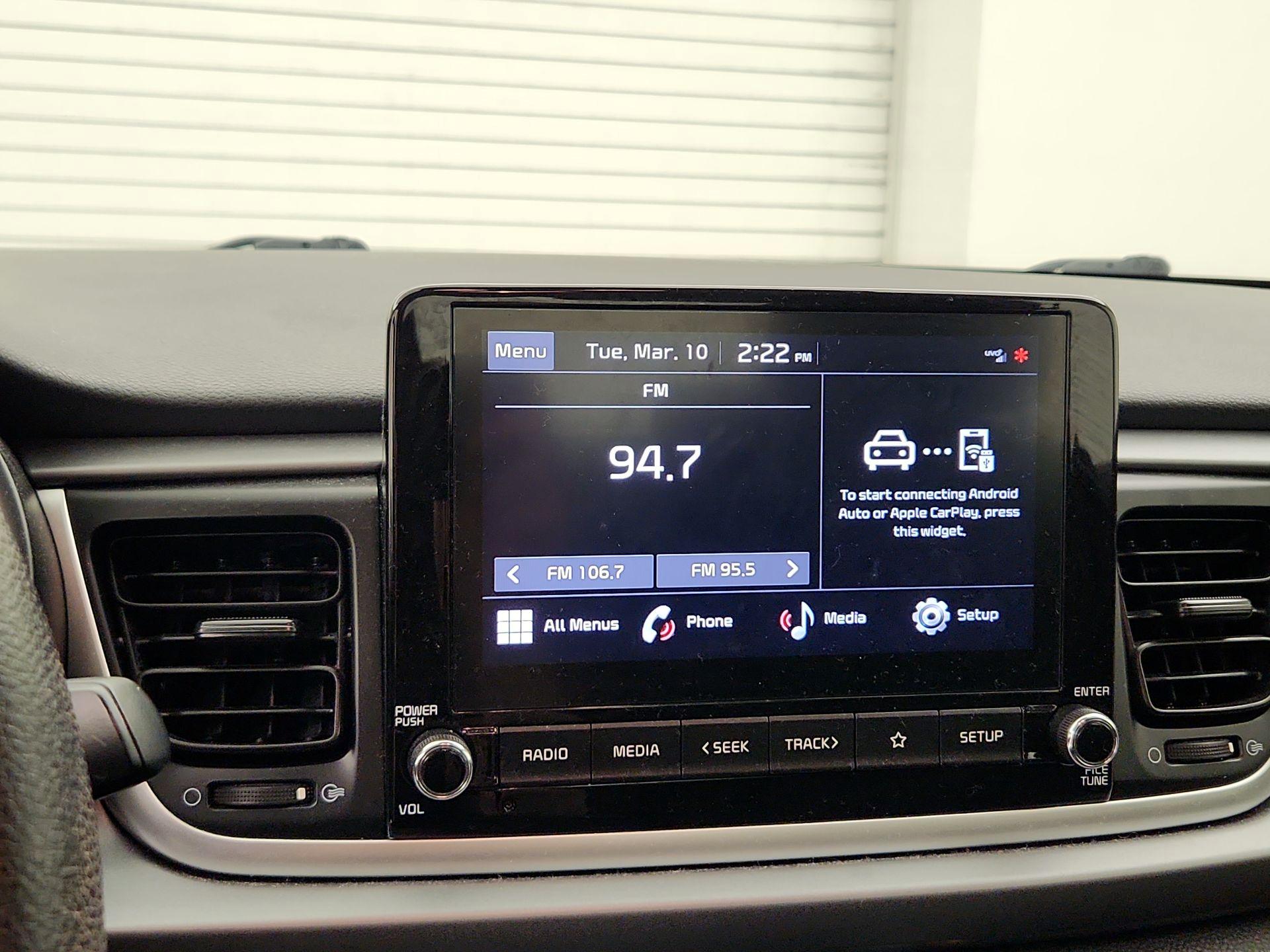 Thumbnail: 2022 Kia Rio - 15