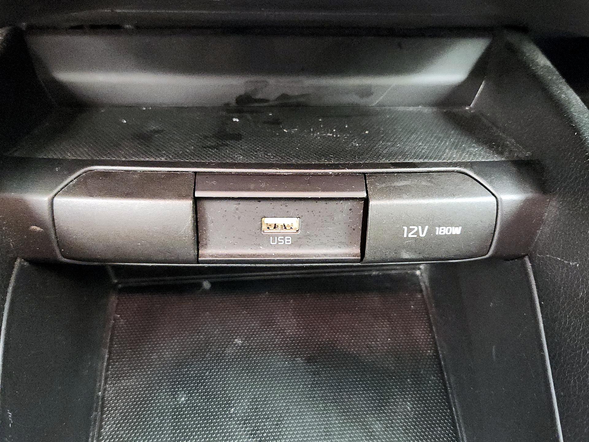 Thumbnail: 2022 Kia Rio - 18