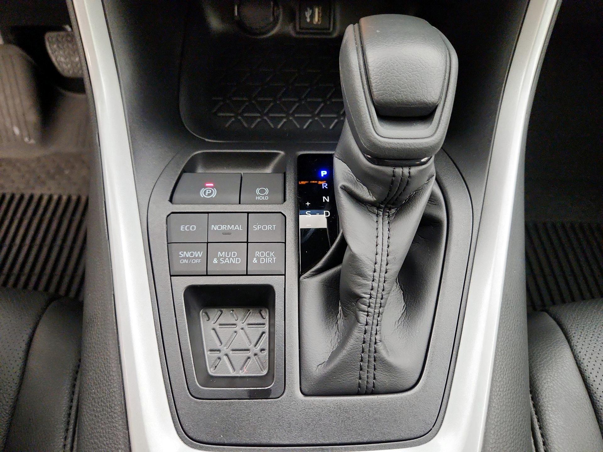 Thumbnail: 2025 Toyota RAV4 - 17