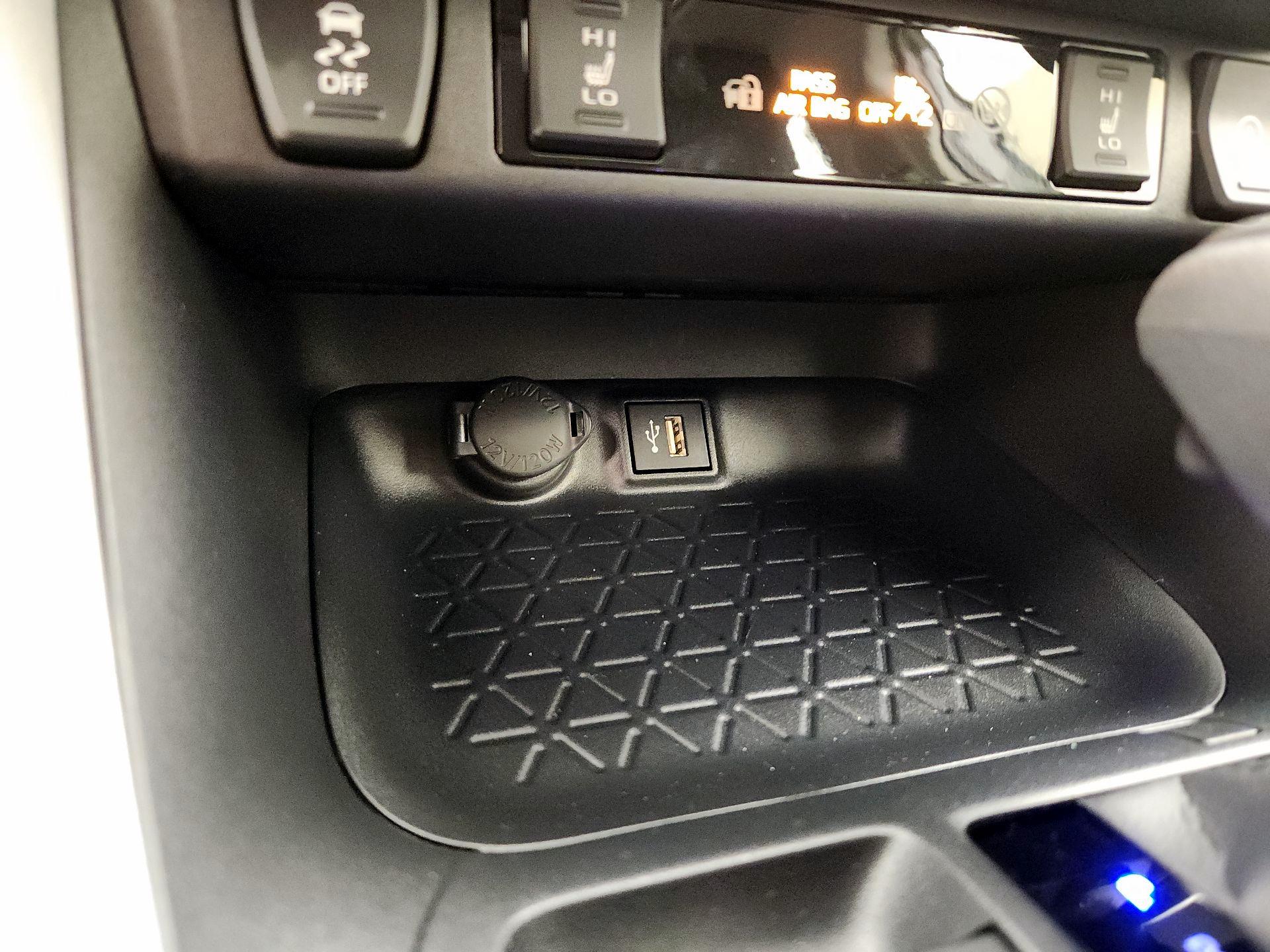 Thumbnail: 2025 Toyota RAV4 - 18