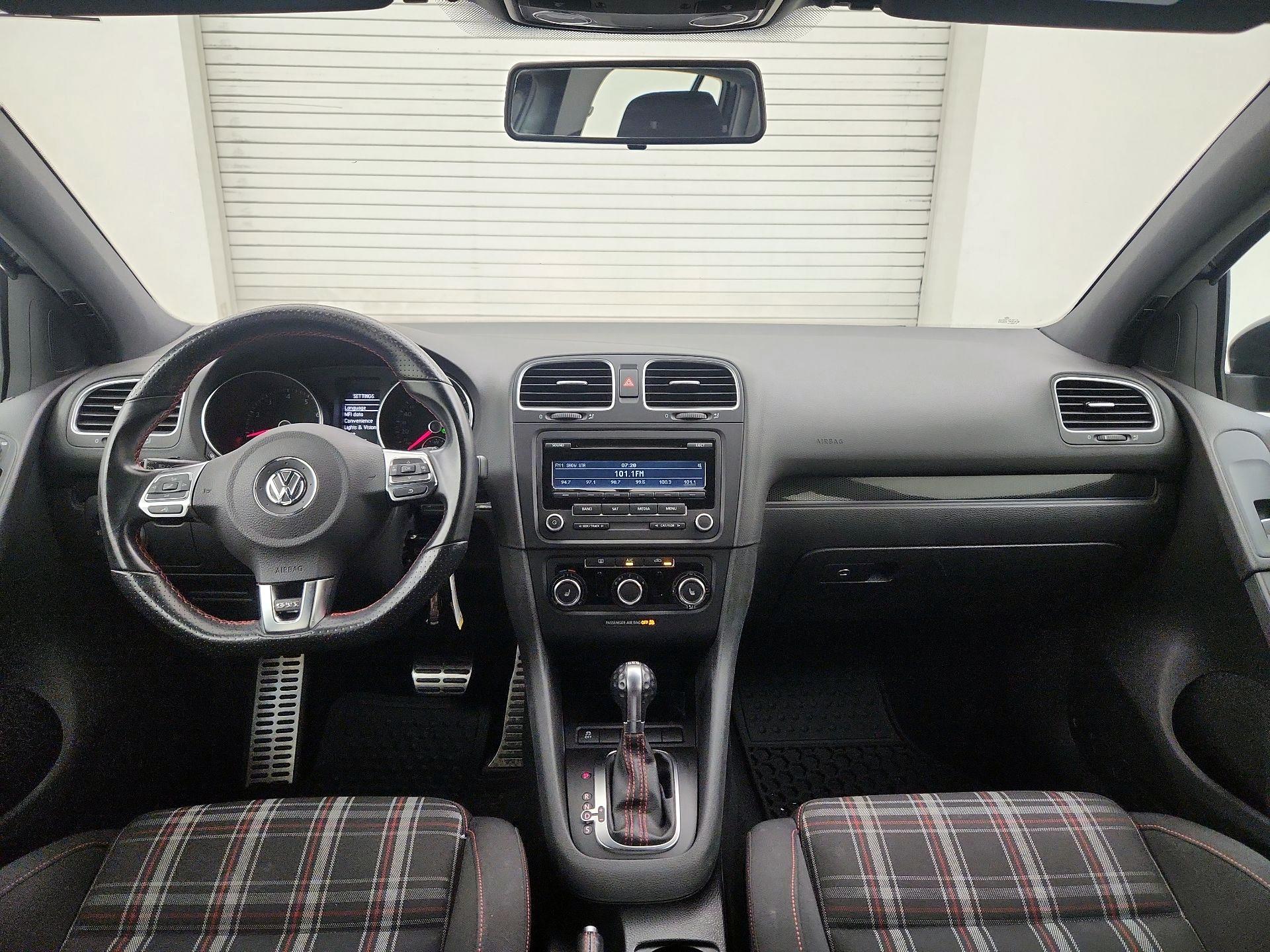 Thumbnail: 2014 Volkswagen Golf - 9
