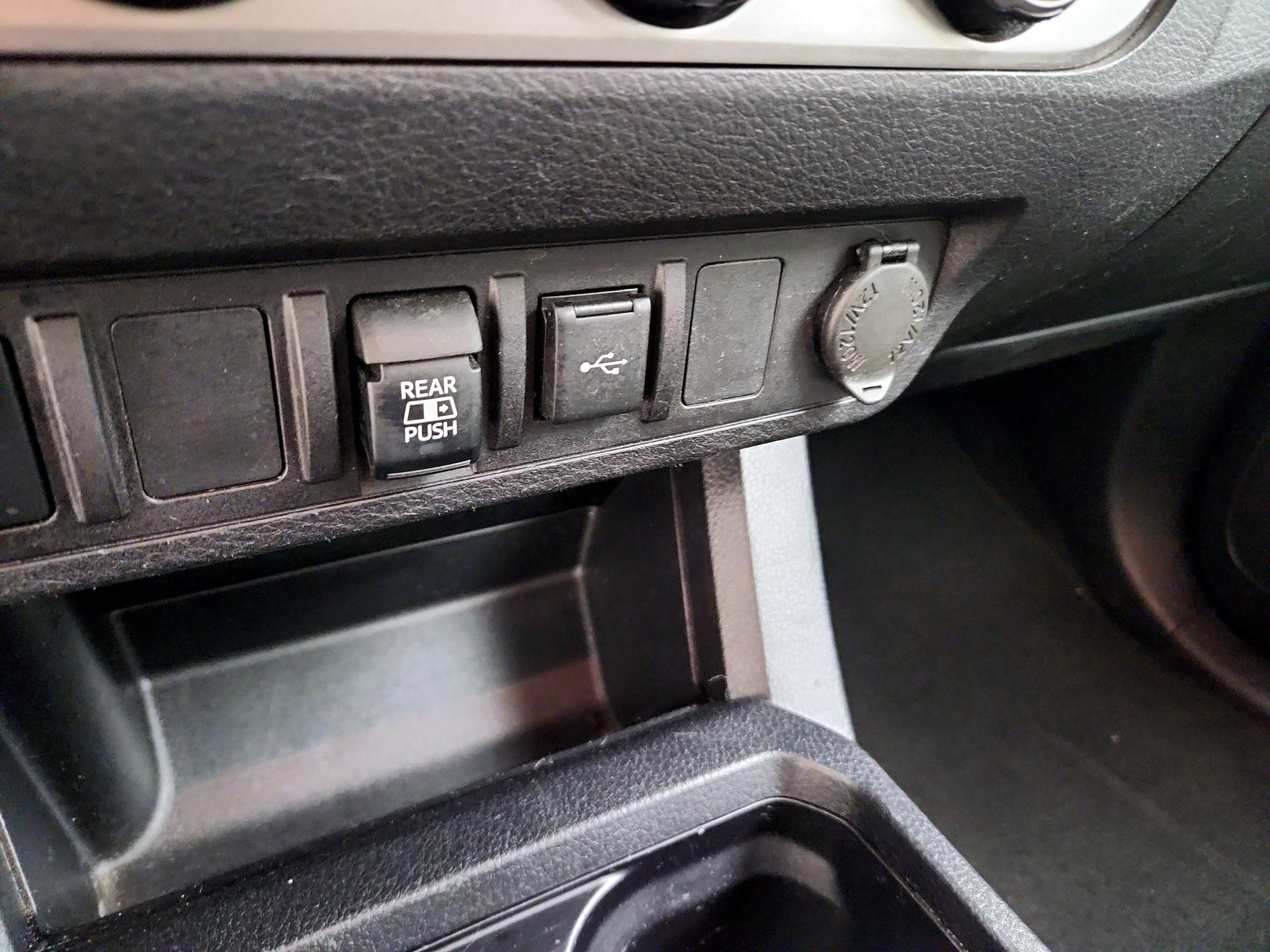 Thumbnail: 2020 Toyota Tacoma - 18