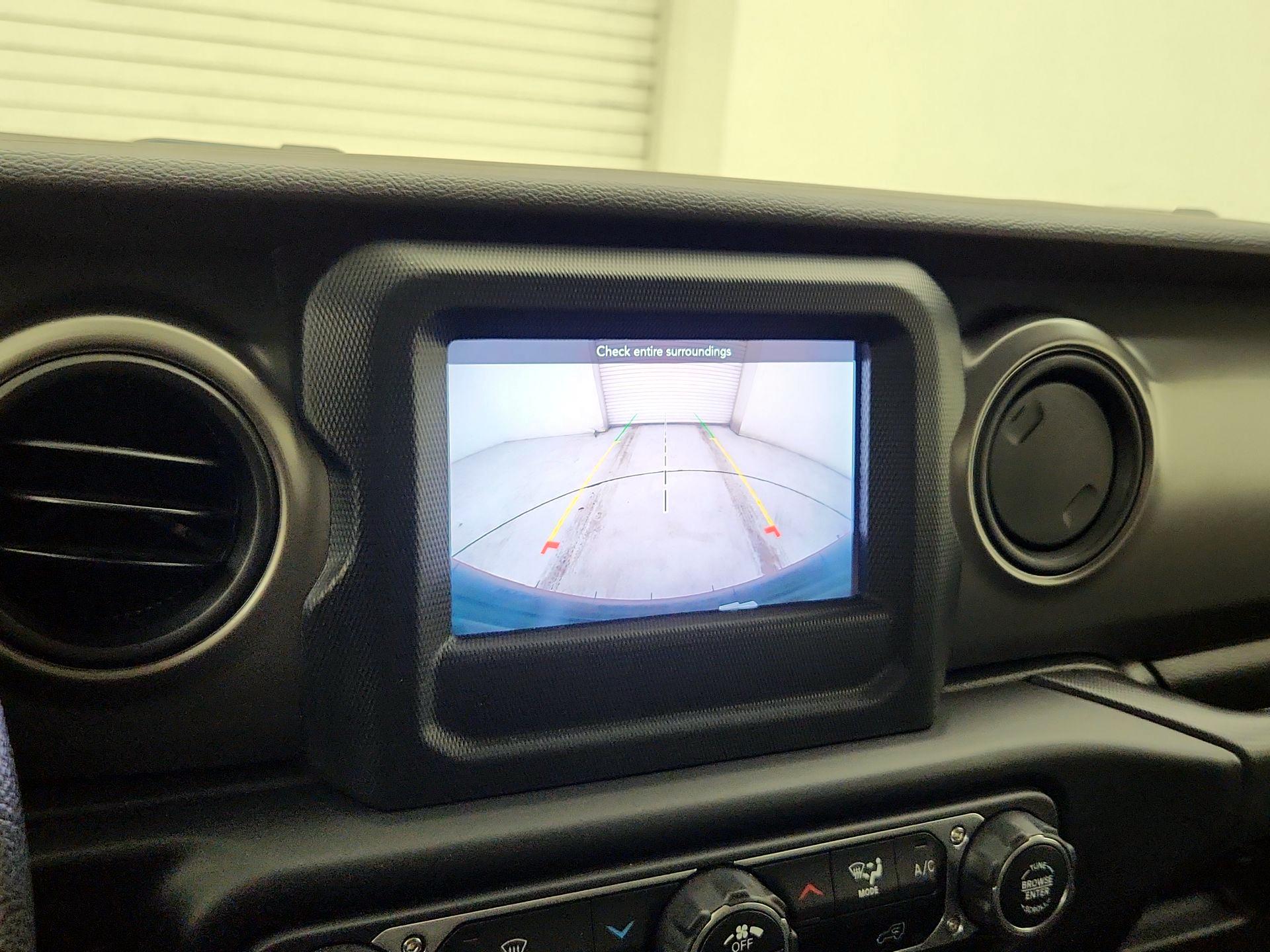 Thumbnail: 2022 Jeep Wrangler - 14