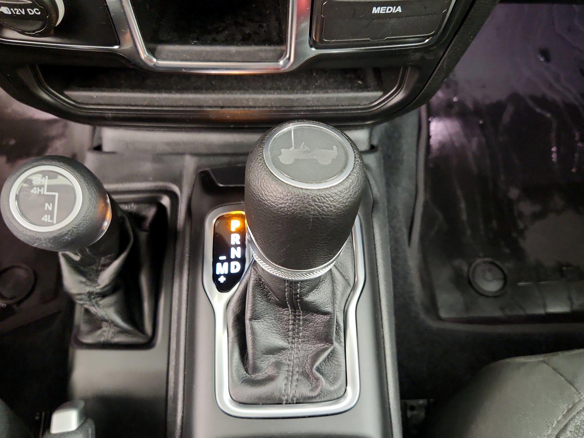 Thumbnail: 2022 Jeep Wrangler - 17