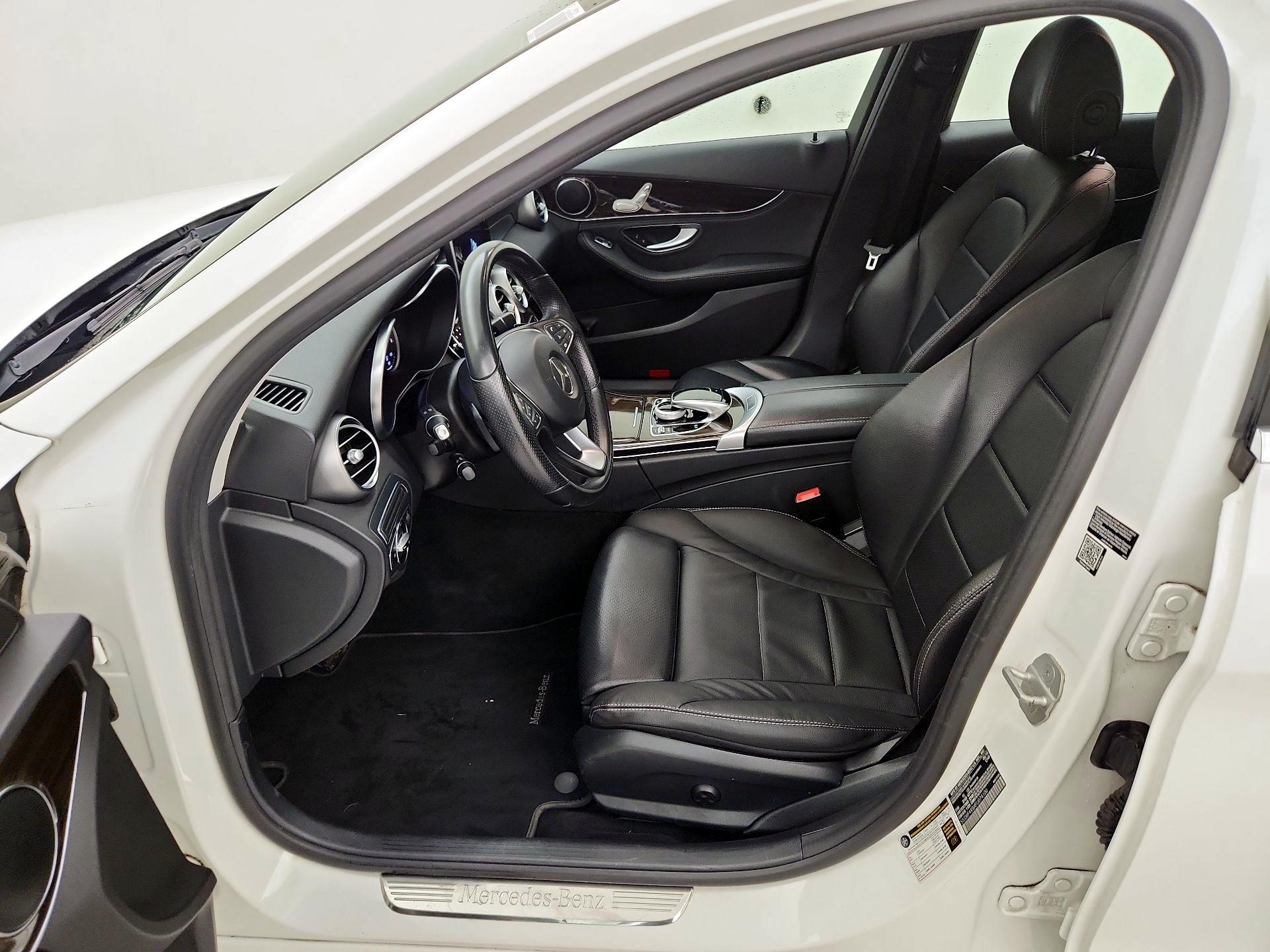 Thumbnail: 2015 Mercedes-Benz C-Class - 11