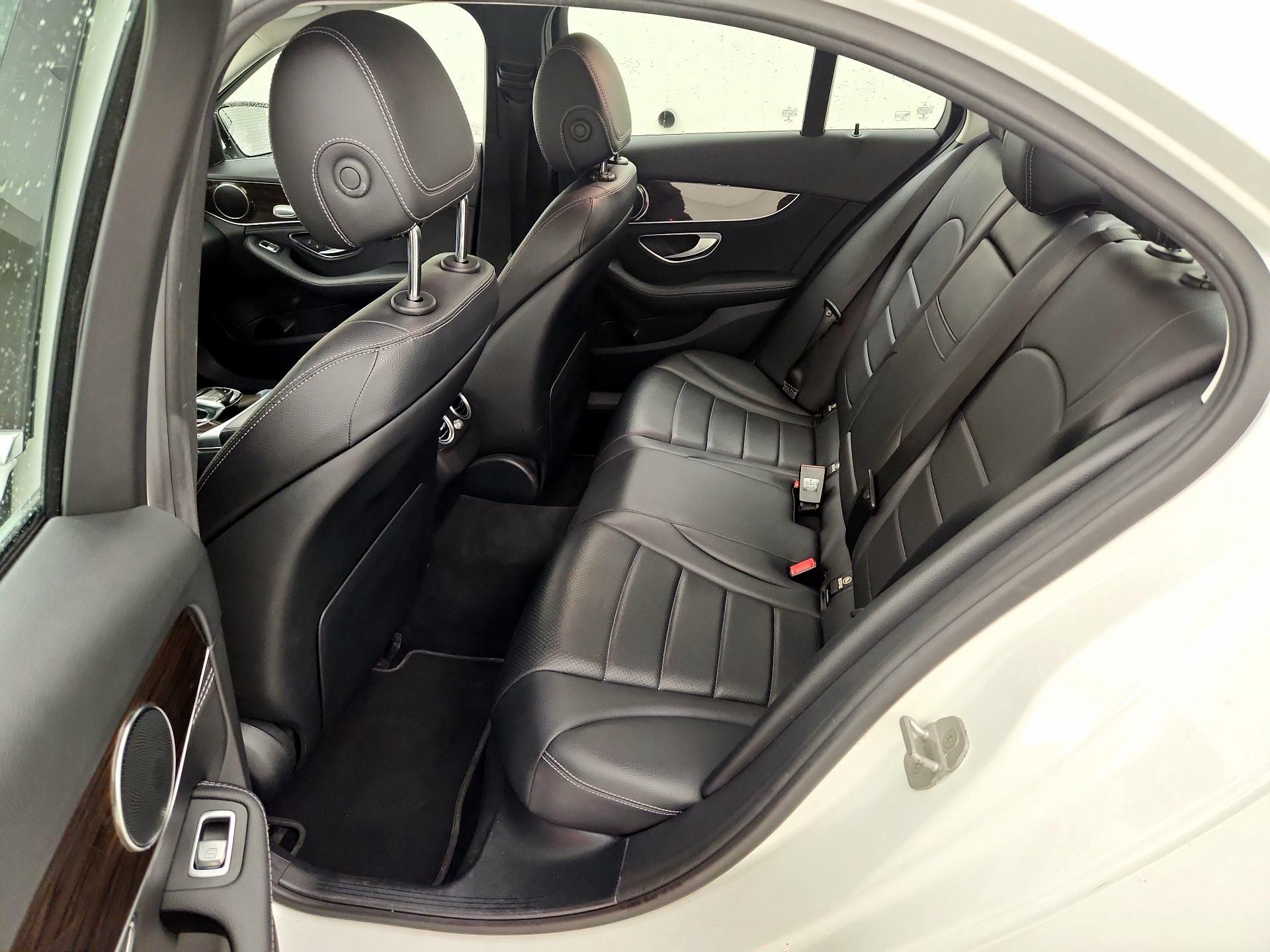 Thumbnail: 2015 Mercedes-Benz C-Class - 20