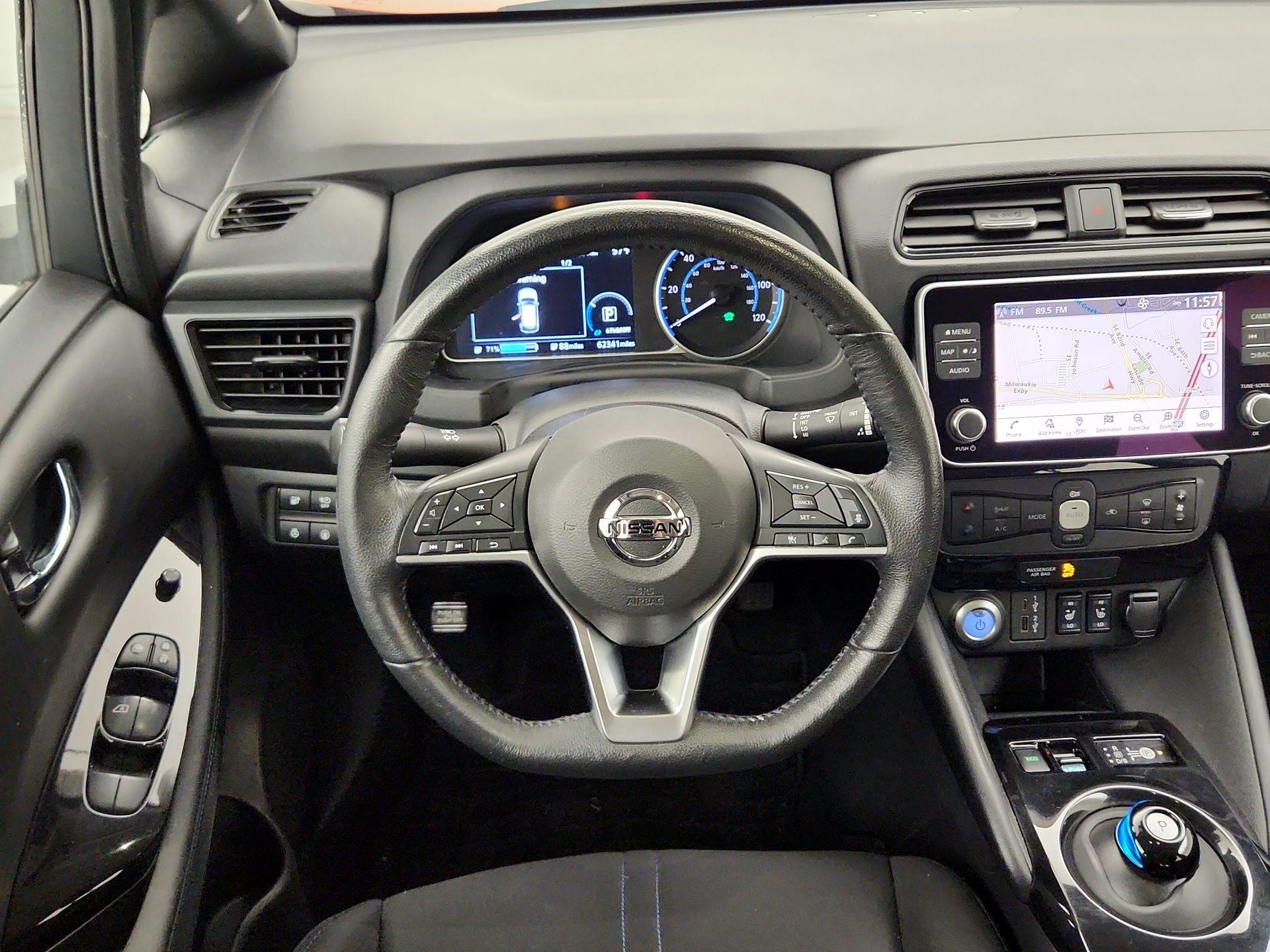 Thumbnail: 2022 Nissan Leaf - 10