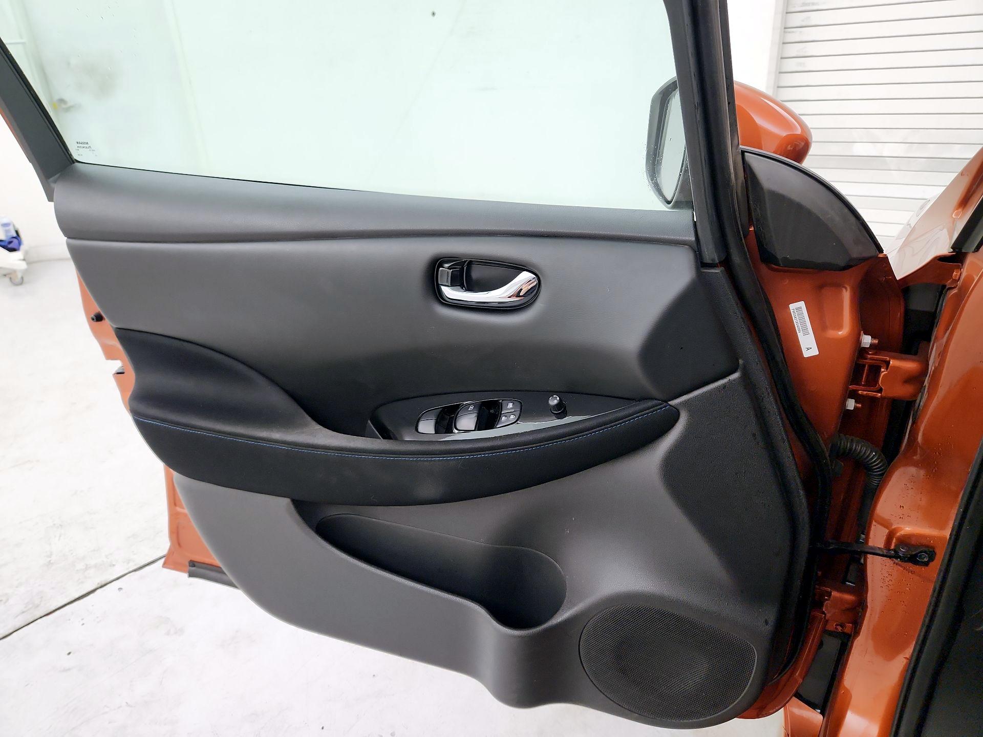 Thumbnail: 2022 Nissan Leaf - 12