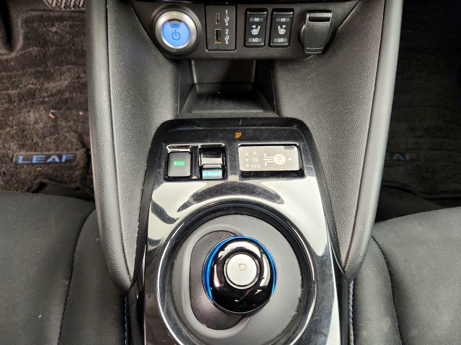 Thumbnail: 2022 Nissan Leaf - 18