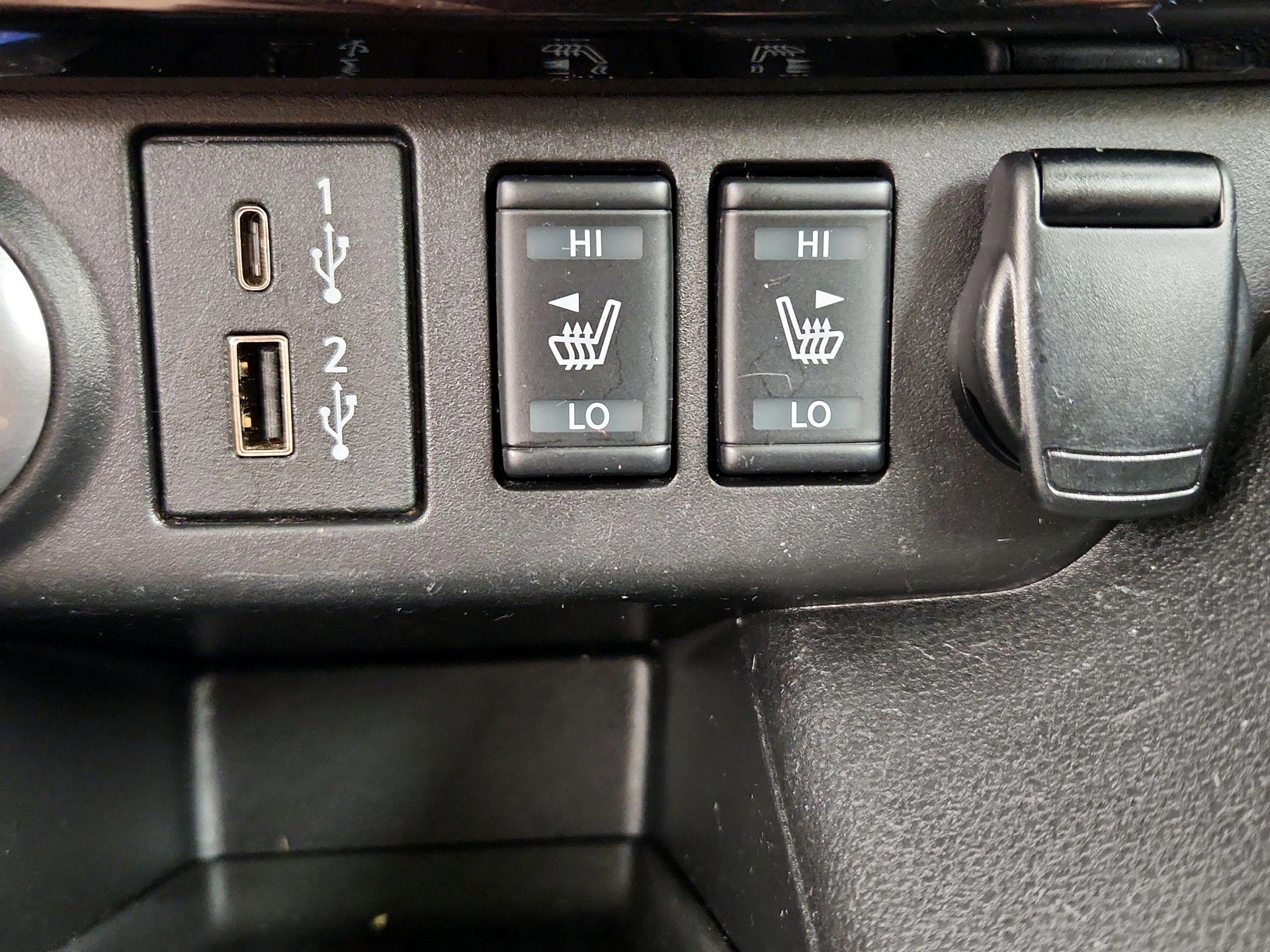 Thumbnail: 2022 Nissan Leaf - 19