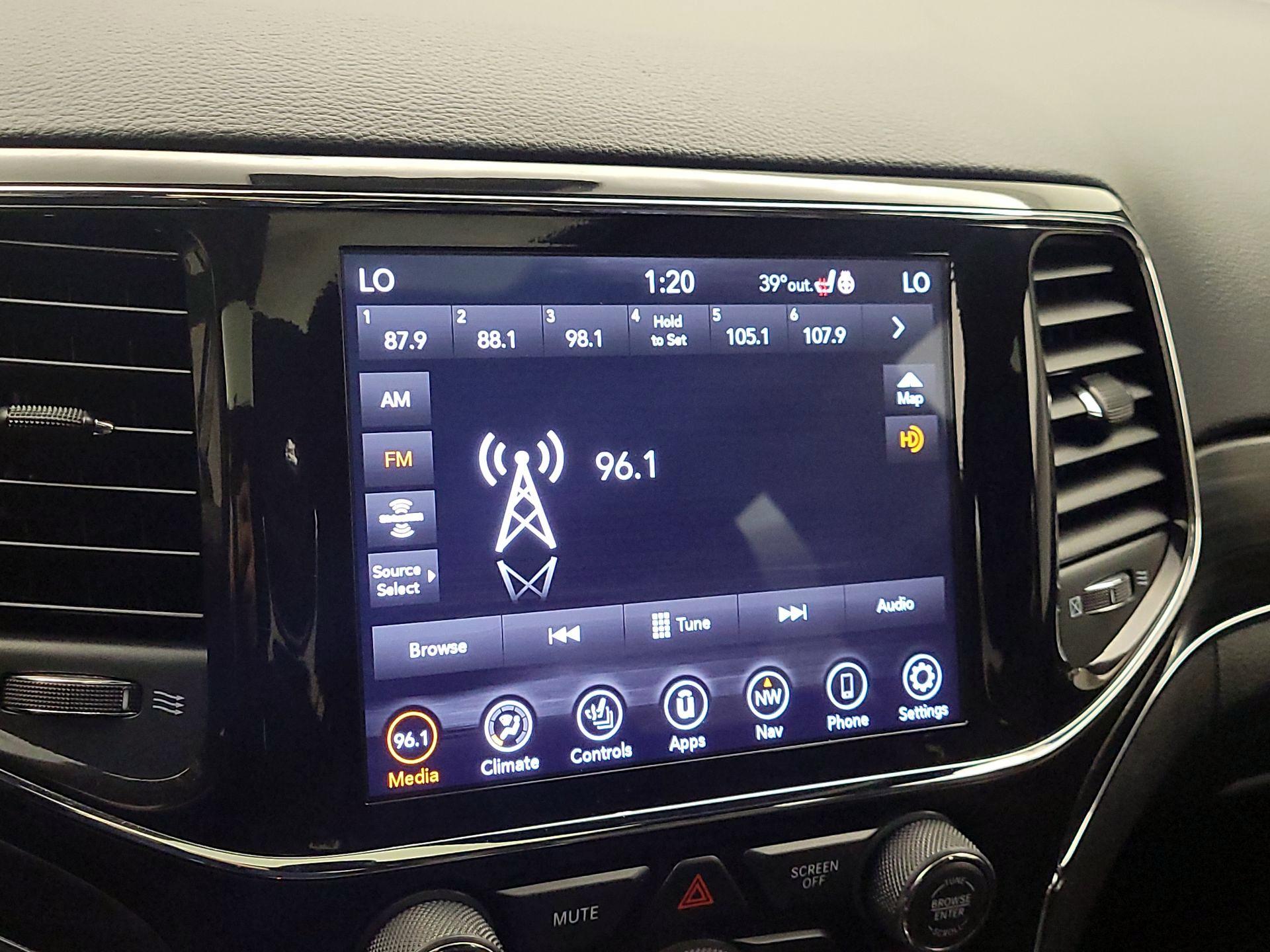 Thumbnail: 2021 Jeep Grand Cherokee - 16