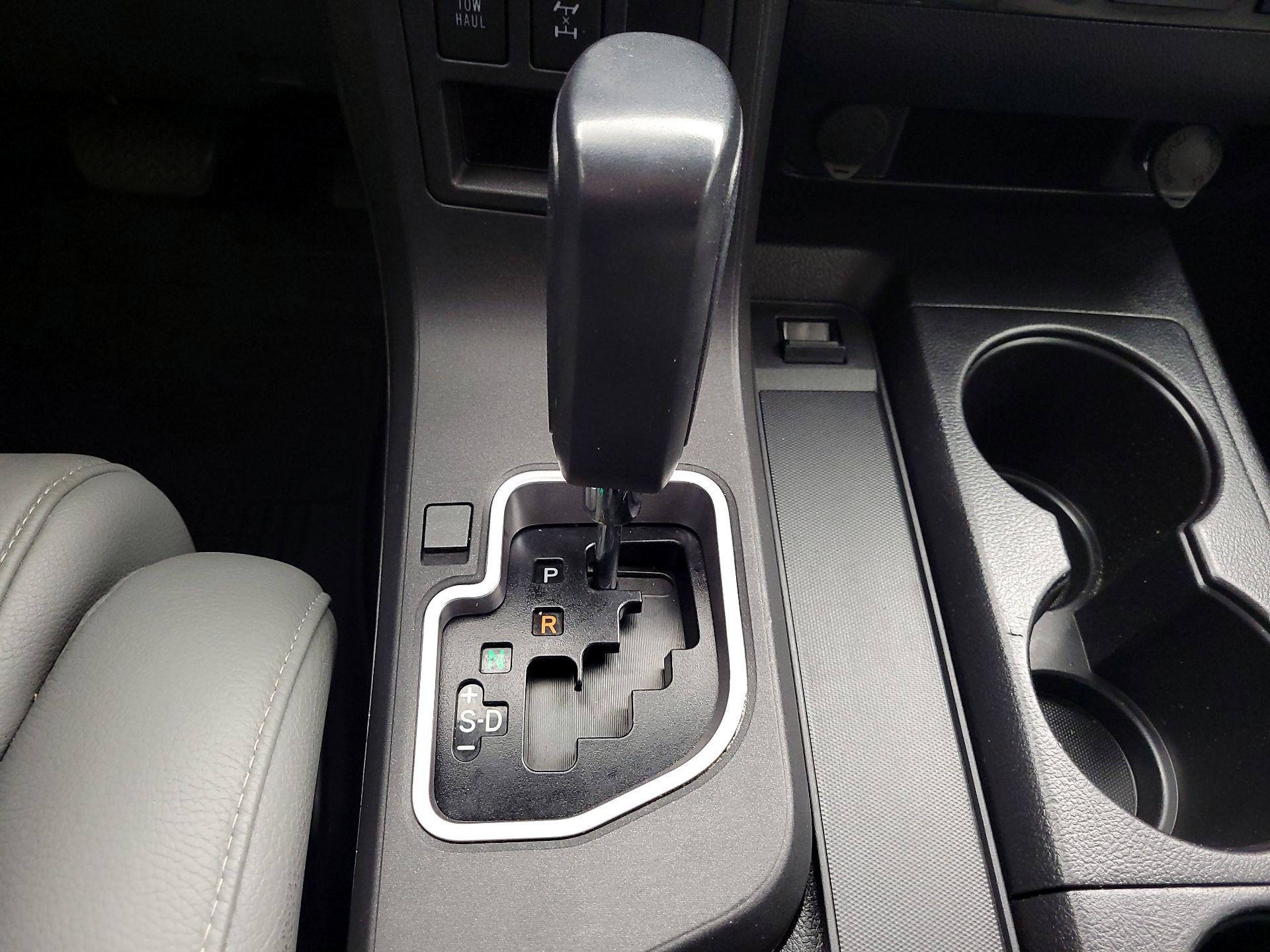 Thumbnail: 2019 Toyota Sequoia - 18