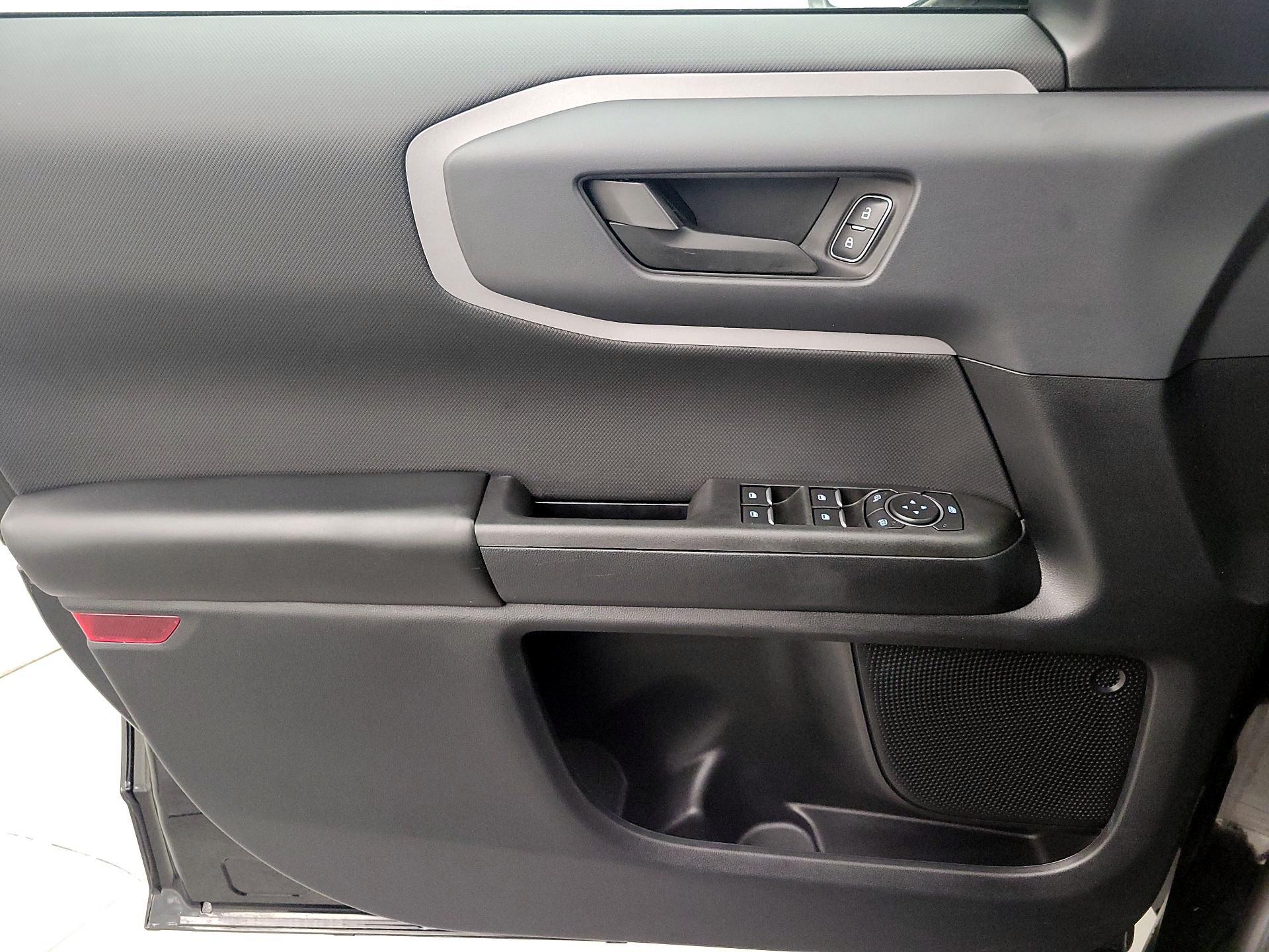 Thumbnail: 2022 Ford Bronco Sport - 12