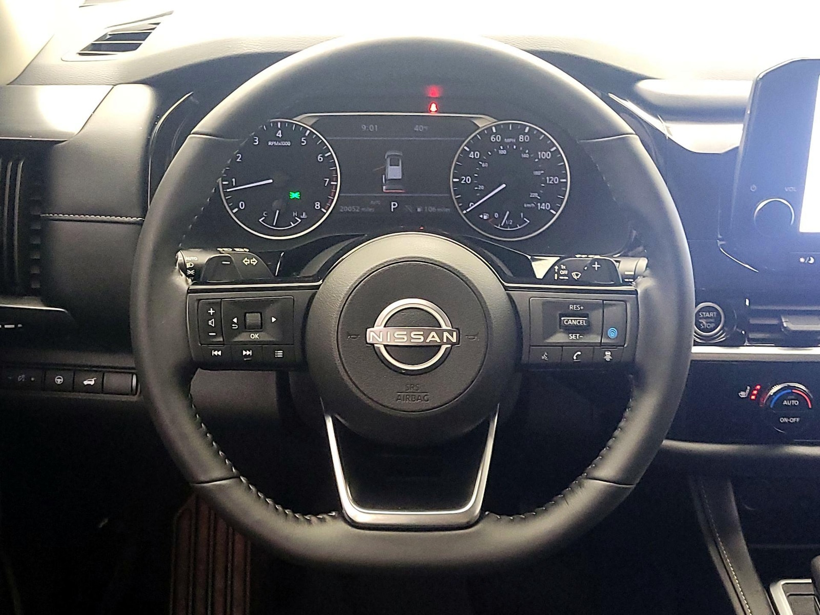 2024 Nissan Pathfinder SL - Photo 11