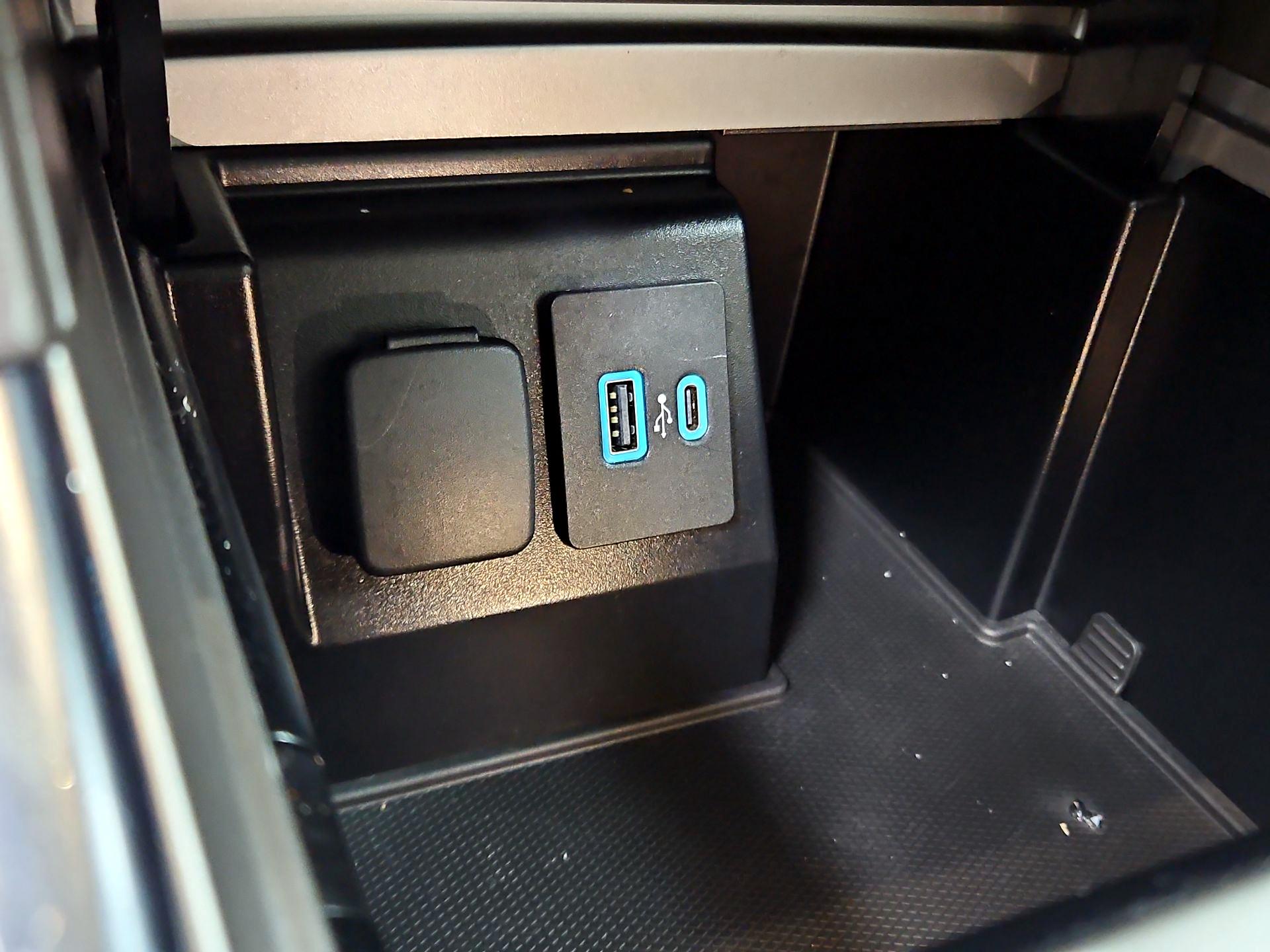 Thumbnail: 2020 Ford Explorer - 19