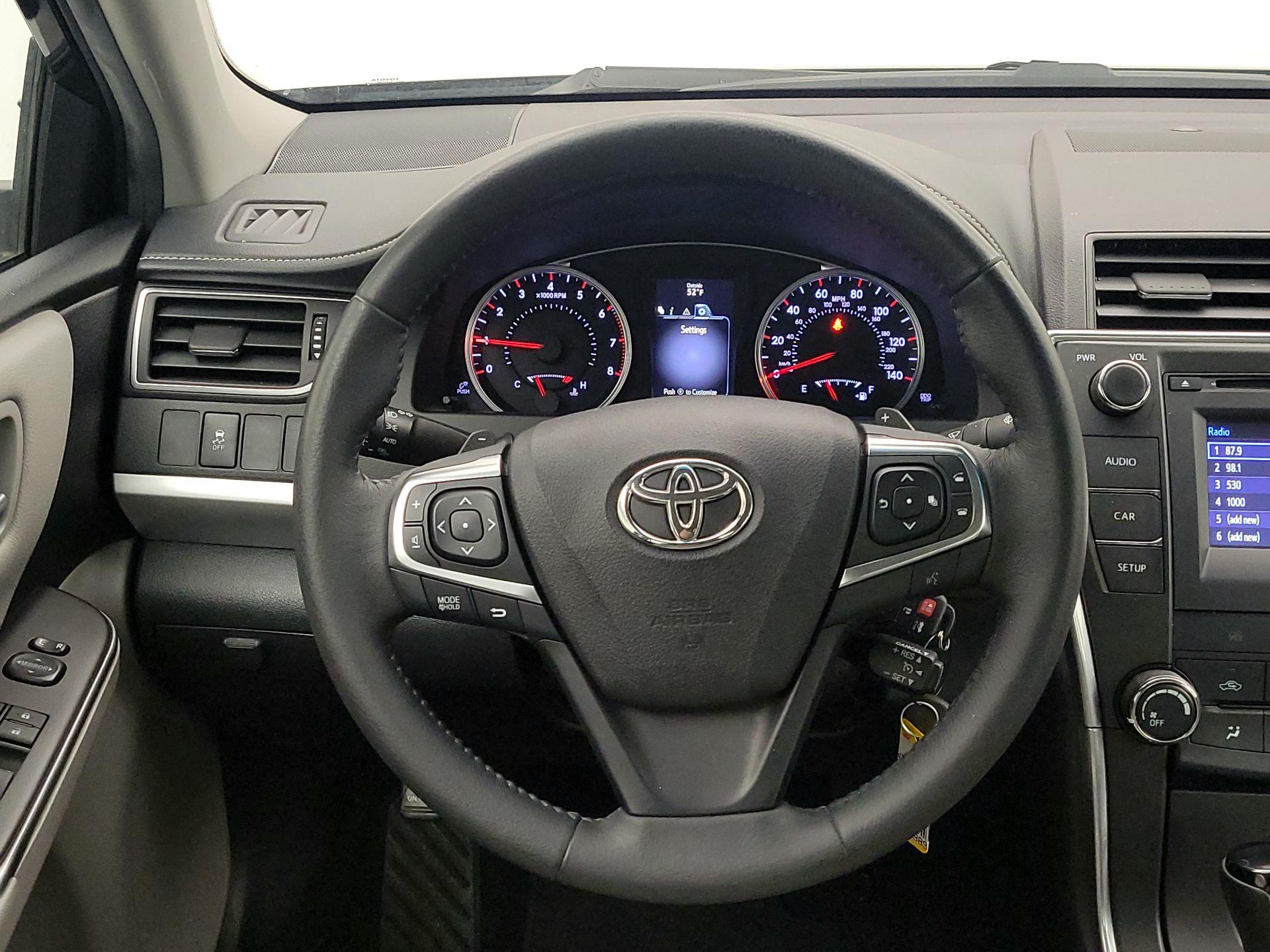 Thumbnail: 2017 Toyota Camry - 10