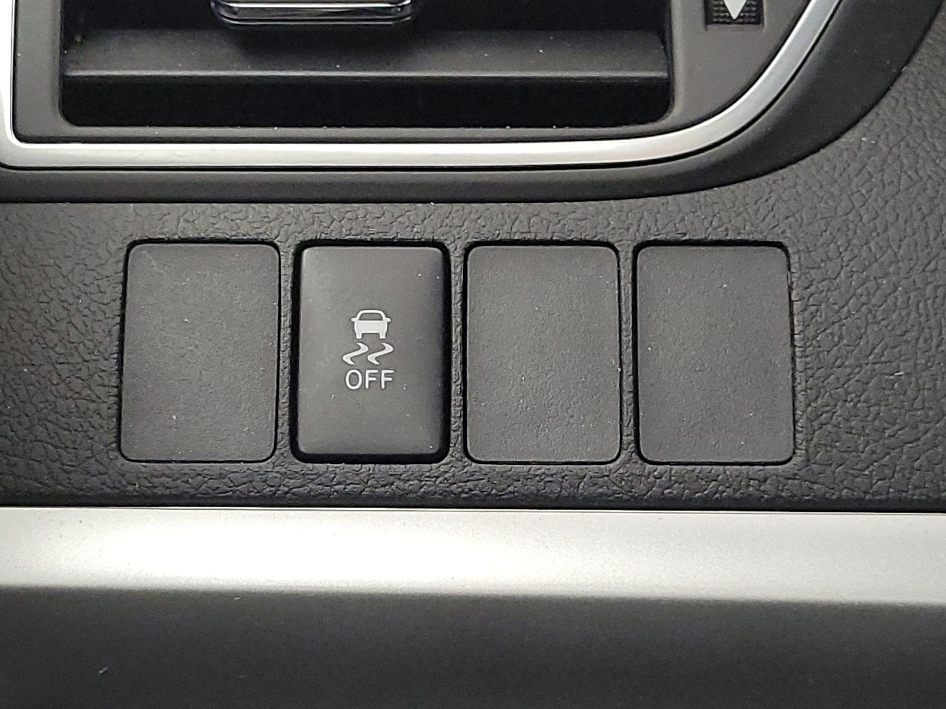 Thumbnail: 2017 Toyota Camry - 13