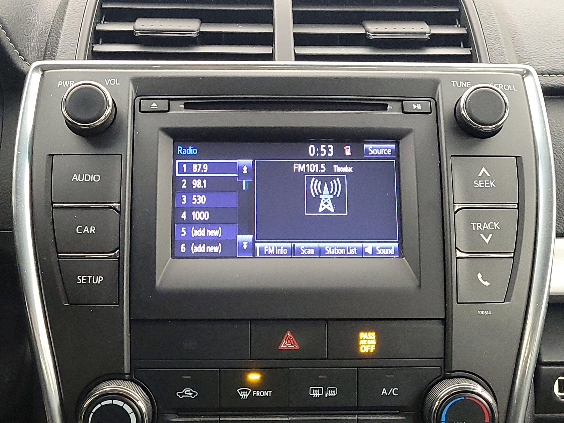 Thumbnail: 2017 Toyota Camry - 15