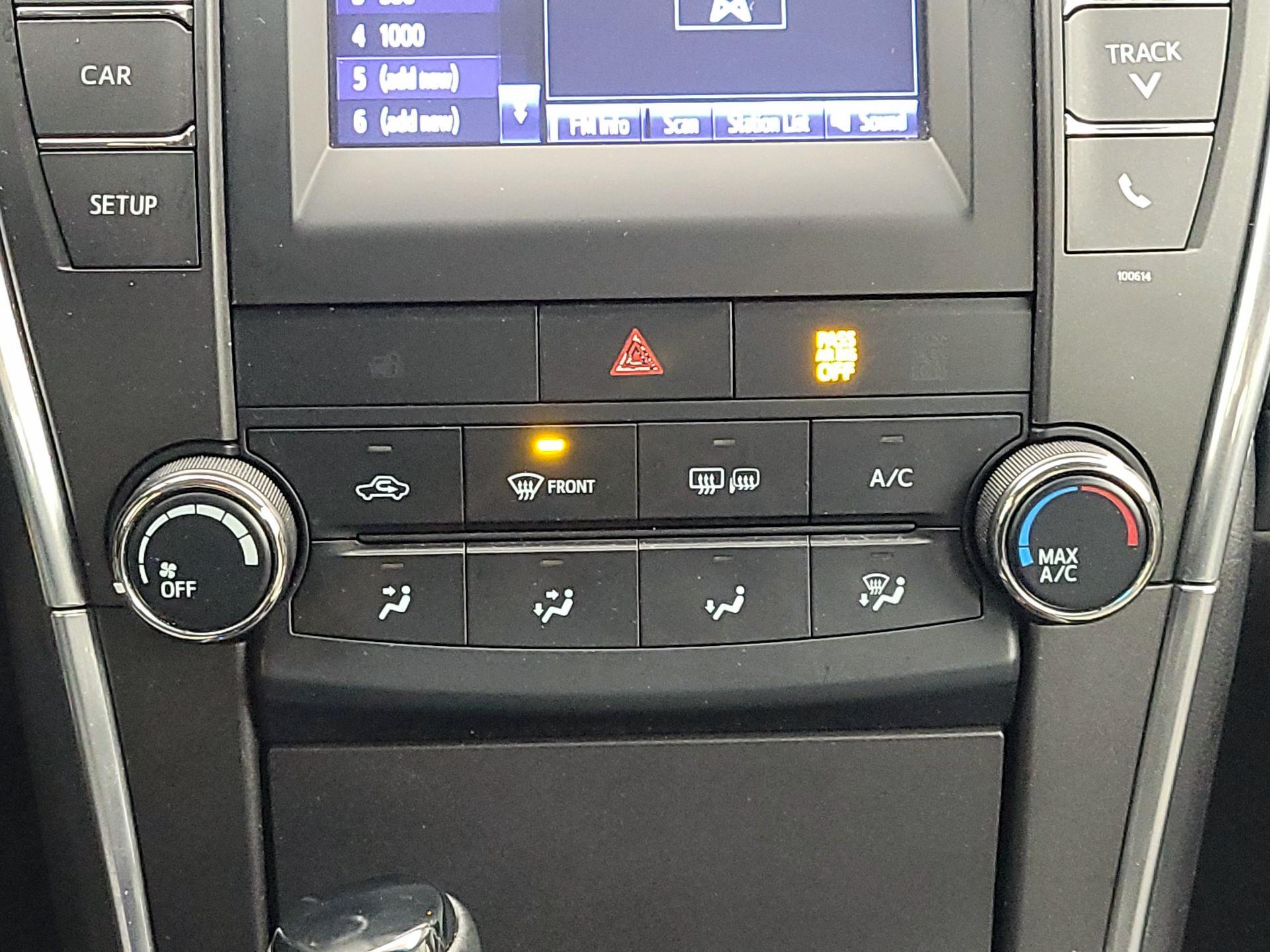 Thumbnail: 2017 Toyota Camry - 16