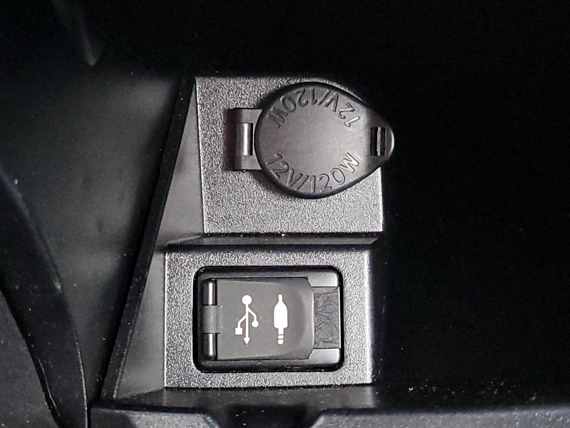 Thumbnail: 2017 Toyota Camry - 18