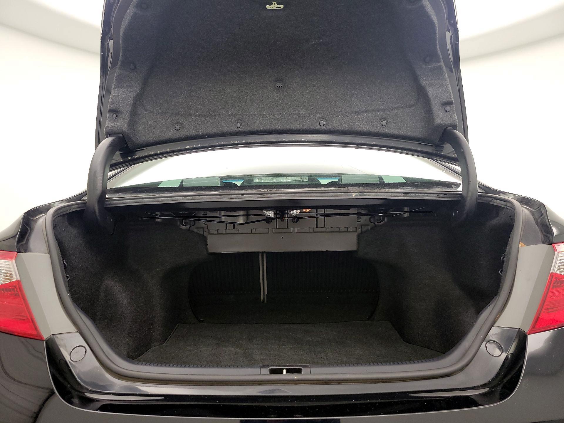 Thumbnail: 2017 Toyota Camry - 20