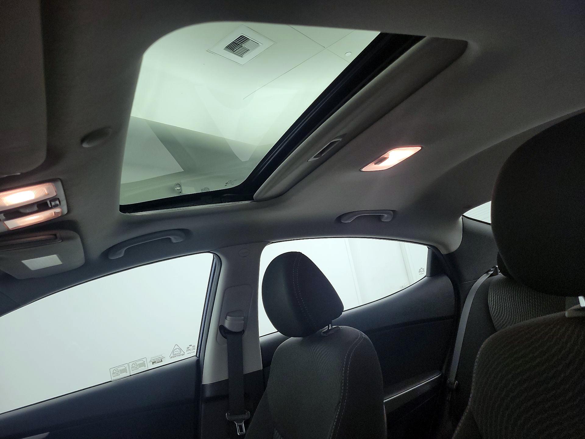 Thumbnail: 2015 Hyundai Elantra - 19