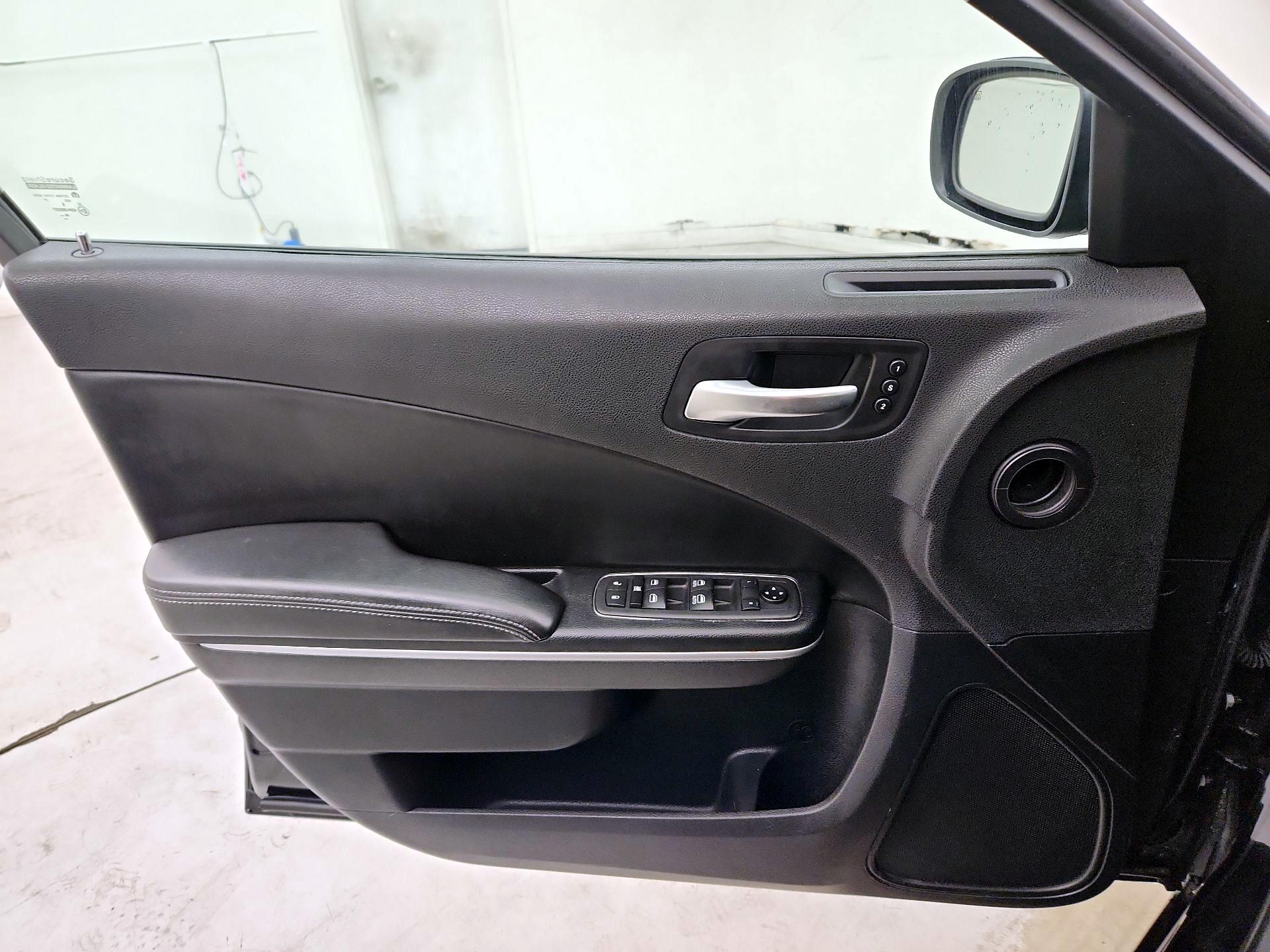 Thumbnail: 2020 Dodge Charger - 12