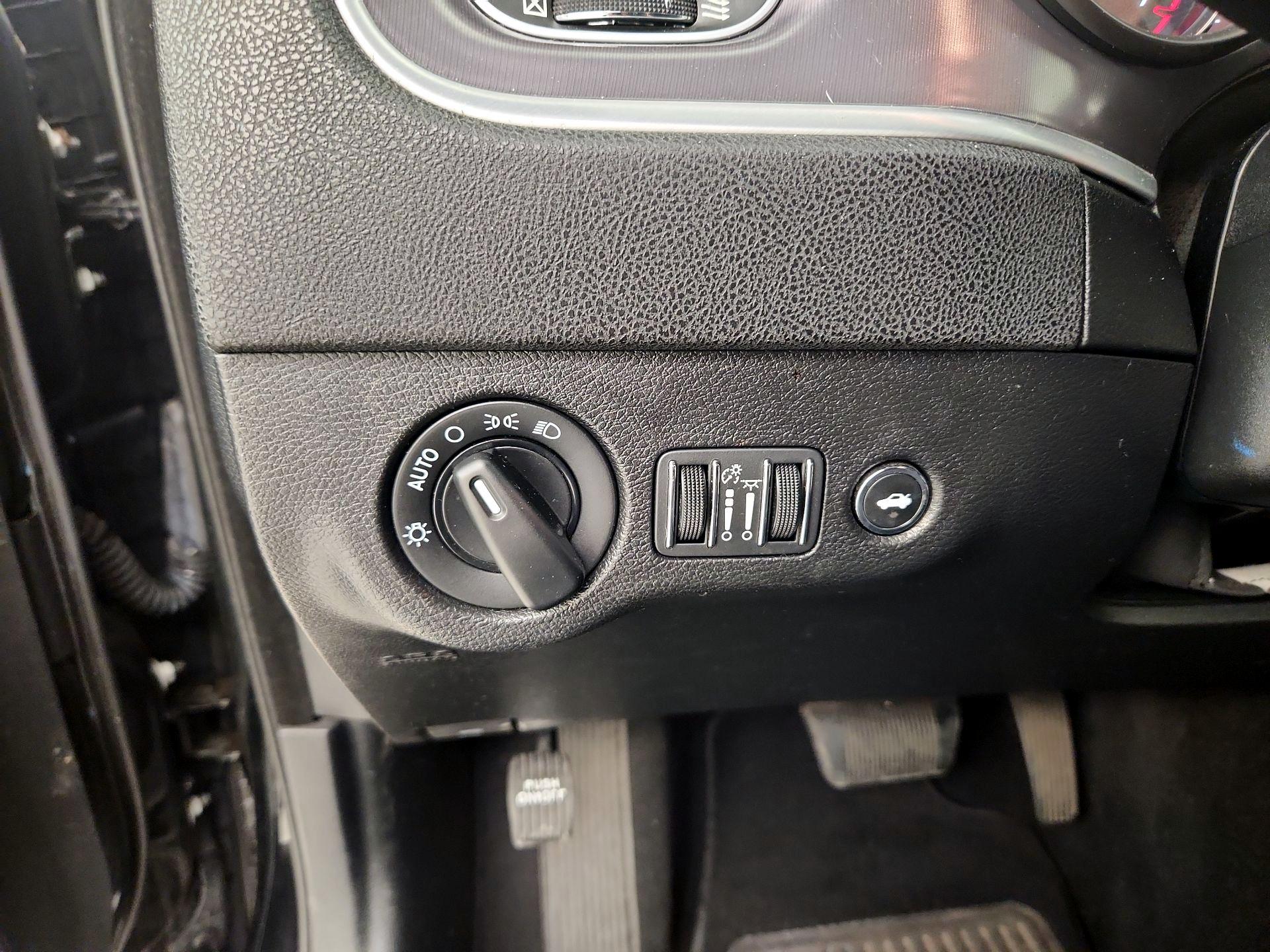 Thumbnail: 2020 Dodge Charger - 13