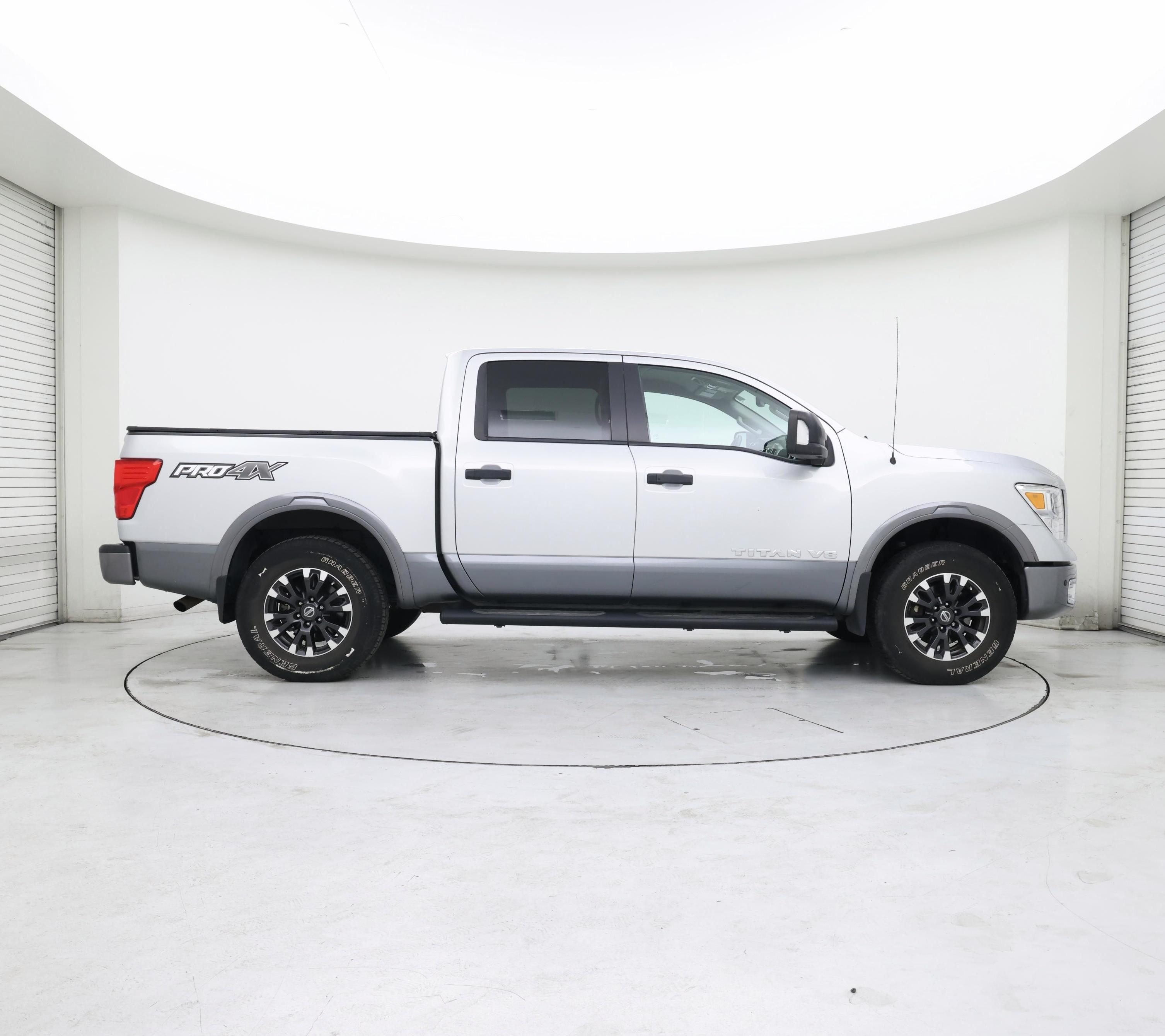 Thumbnail: 2018 Nissan Titan - 7