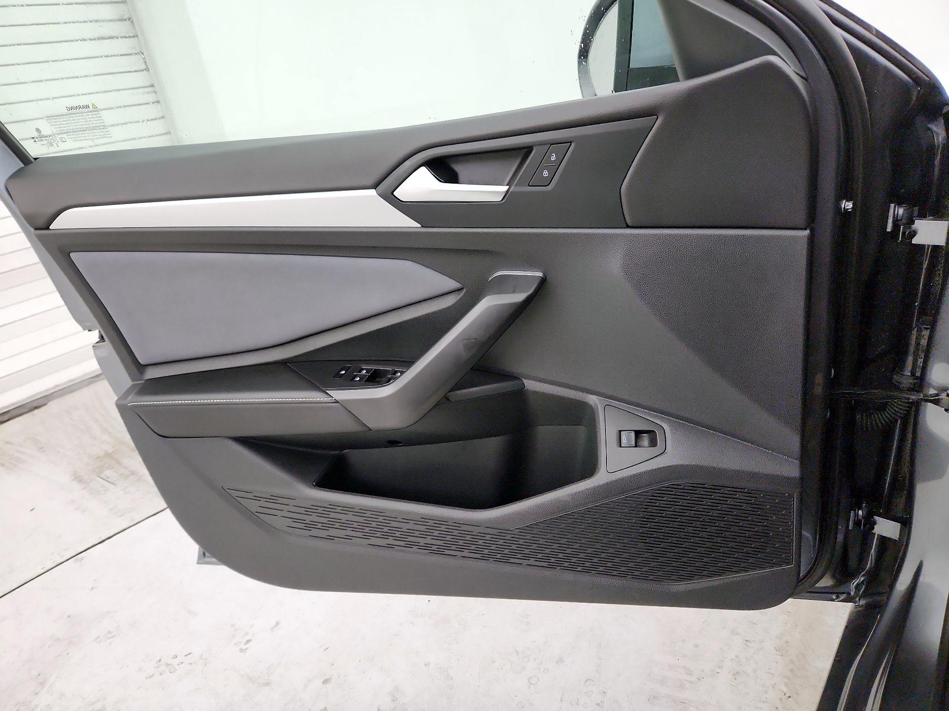 Thumbnail: 2025 Volkswagen Jetta - 12