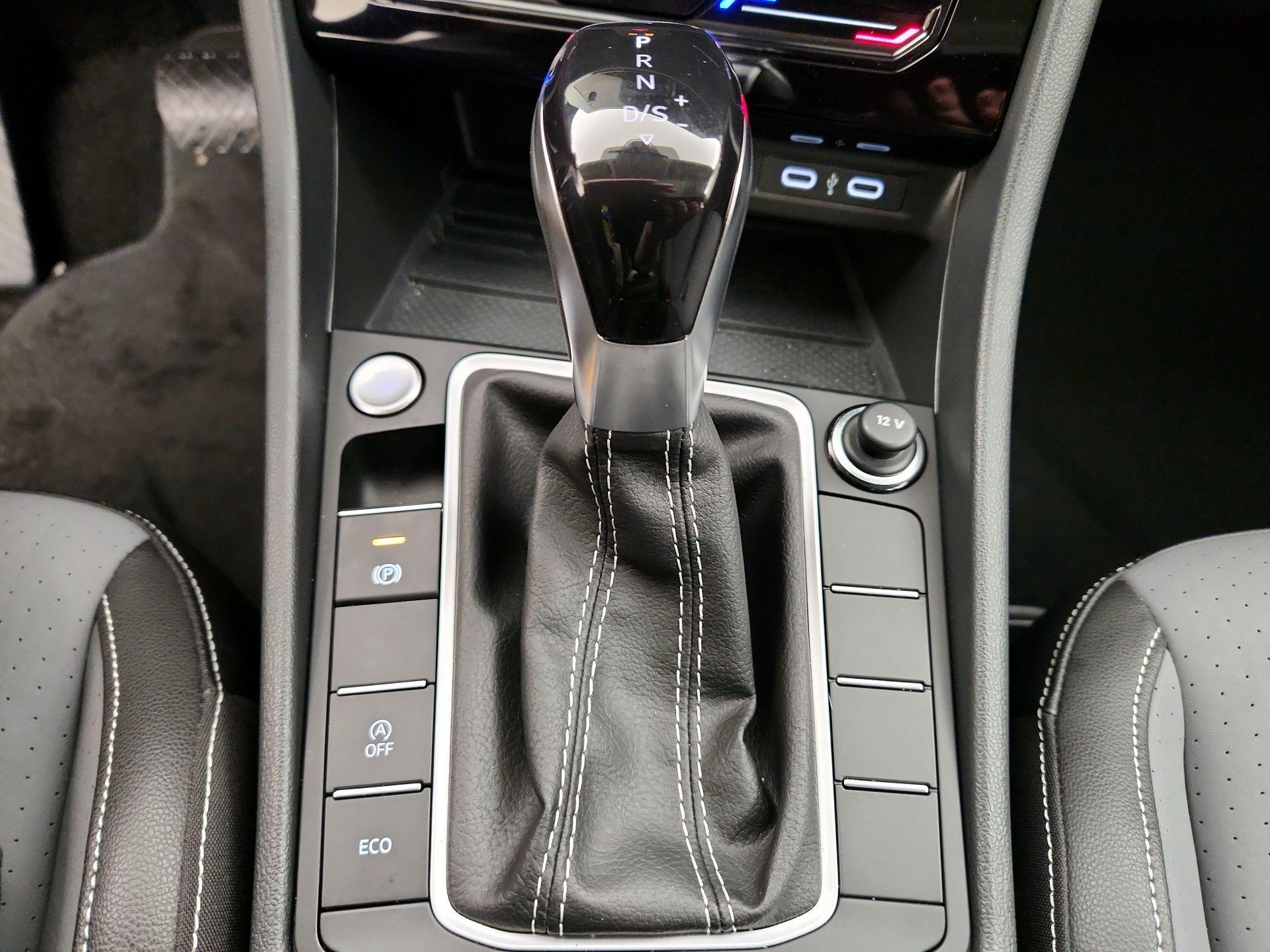 Thumbnail: 2025 Volkswagen Jetta - 17