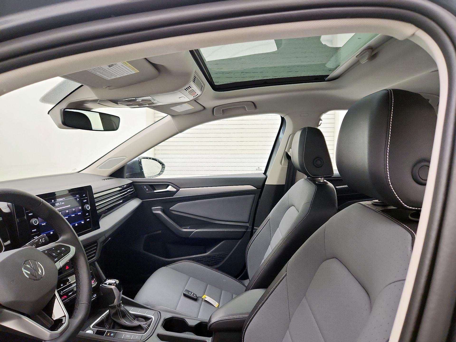 Thumbnail: 2025 Volkswagen Jetta - 19