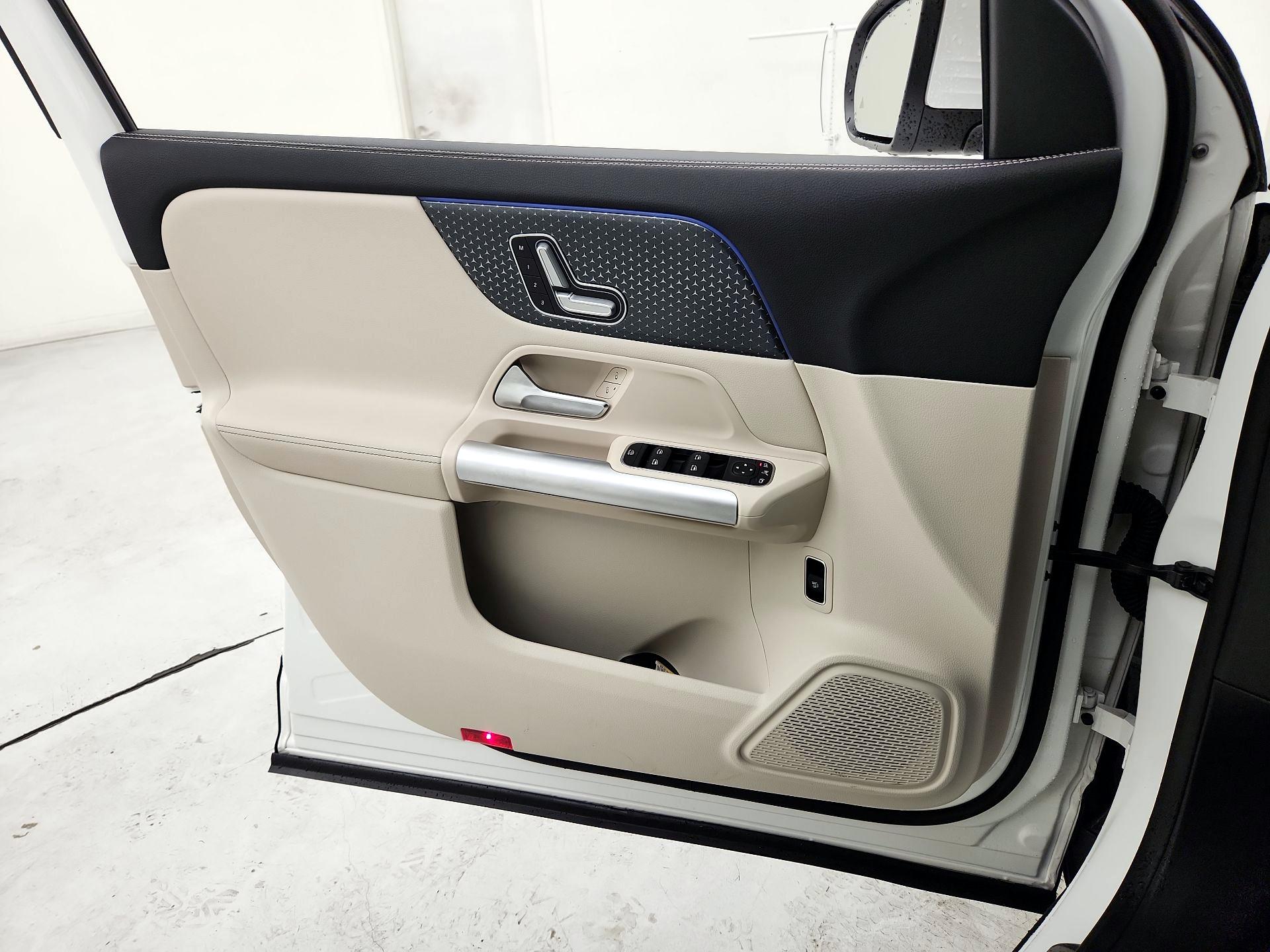 Thumbnail: 2025 Mercedes-Benz GLA - 12