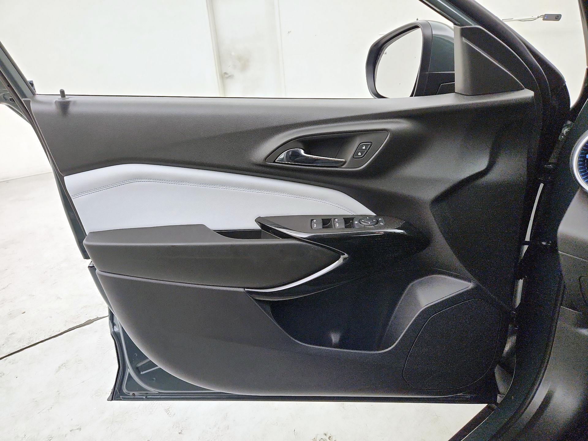 Thumbnail: 2025 Chevrolet Trax - 12