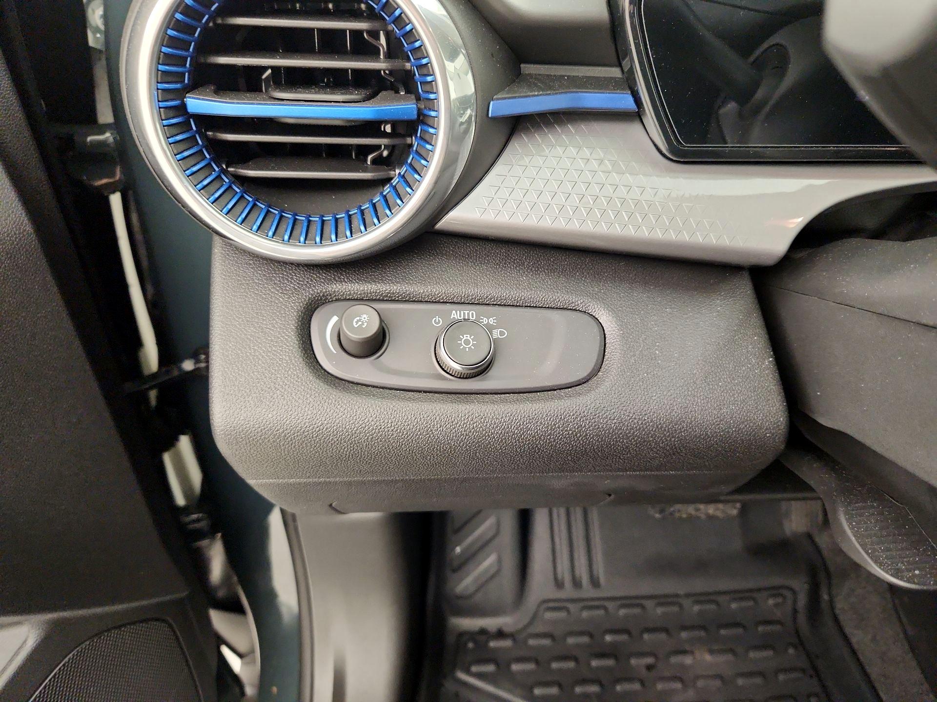 Thumbnail: 2025 Chevrolet Trax - 13