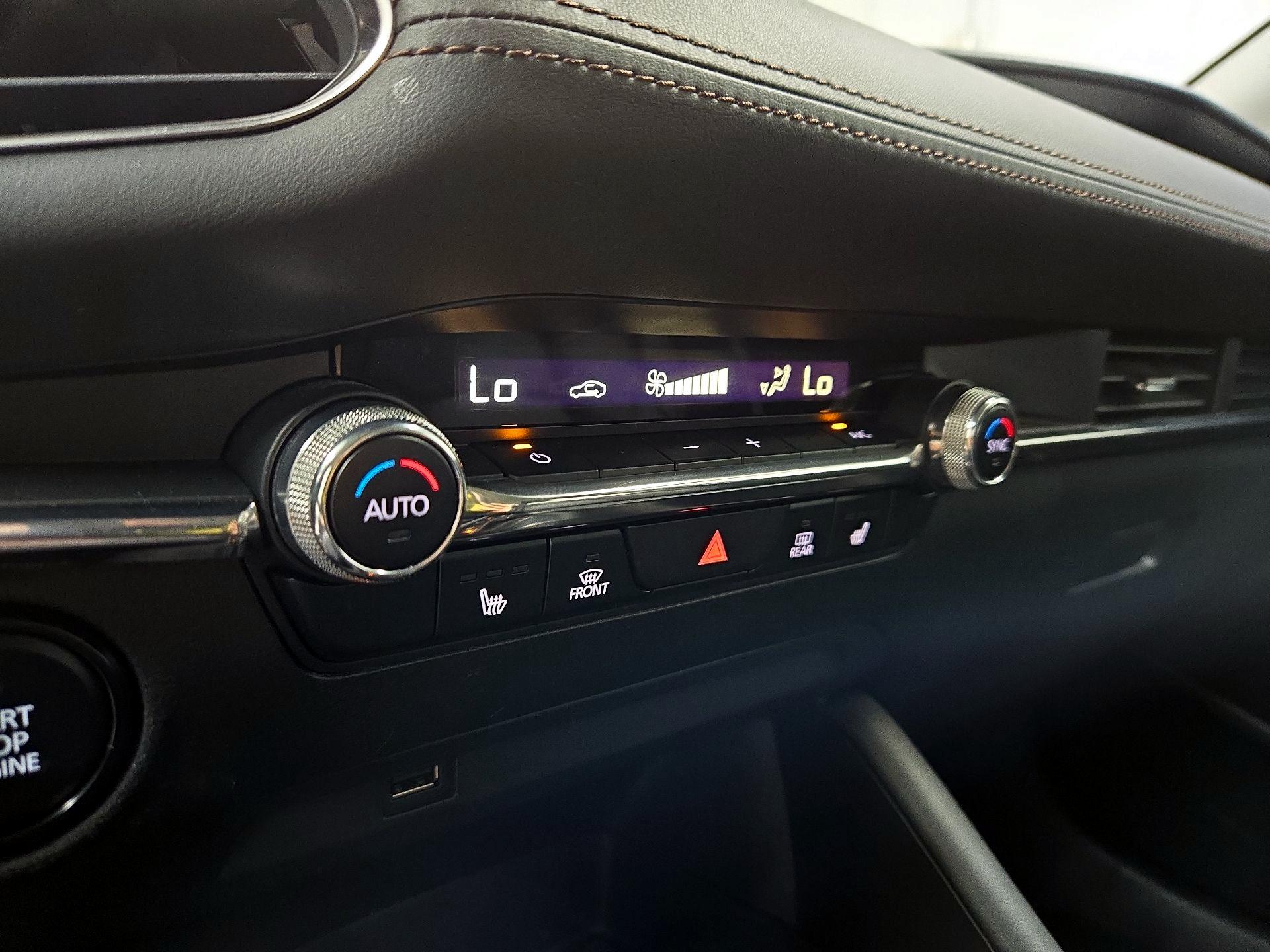 Thumbnail: 2021 Mazda Mazda3 - 17