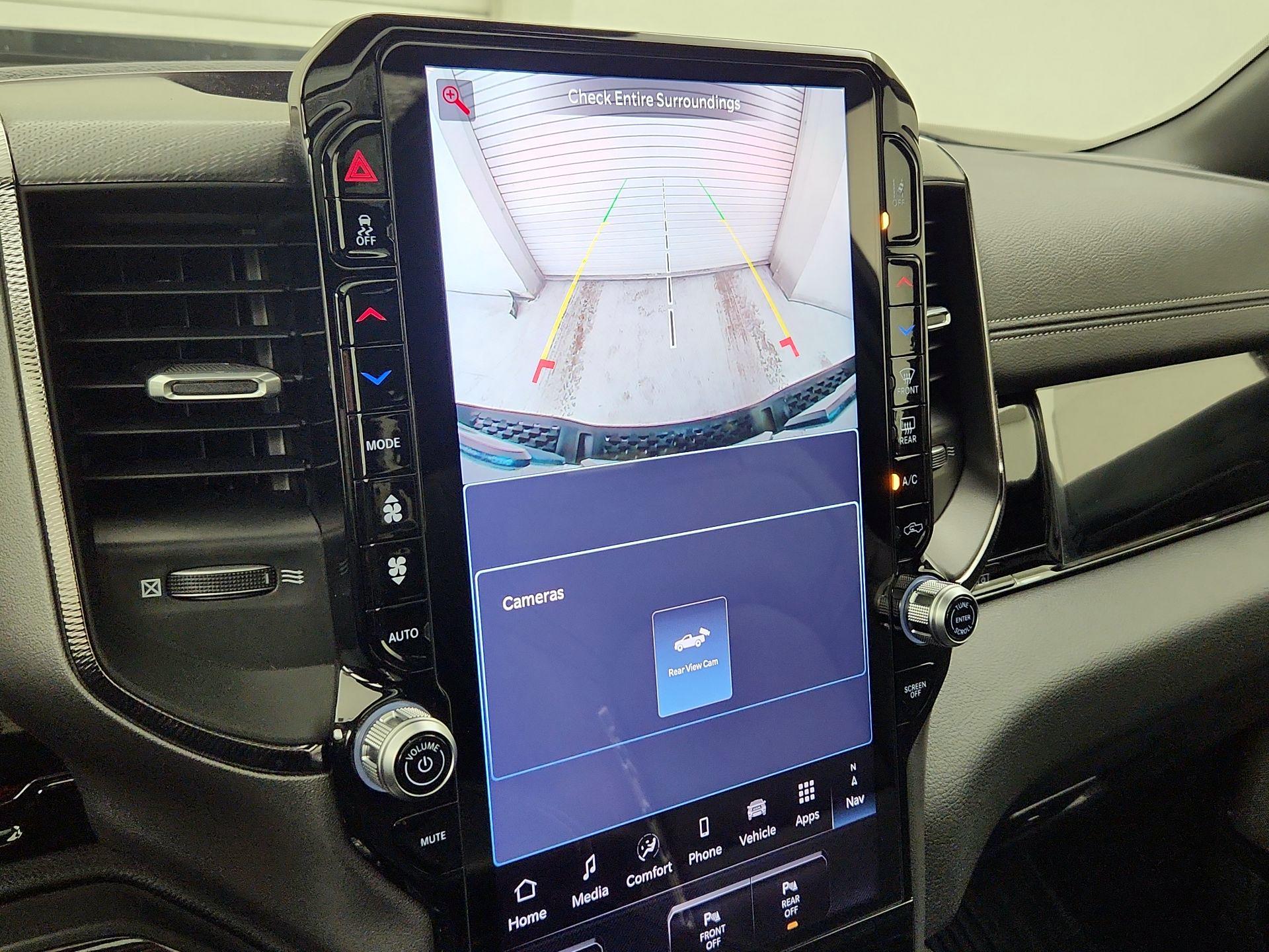 Thumbnail: 2025 RAM 1500 - 15