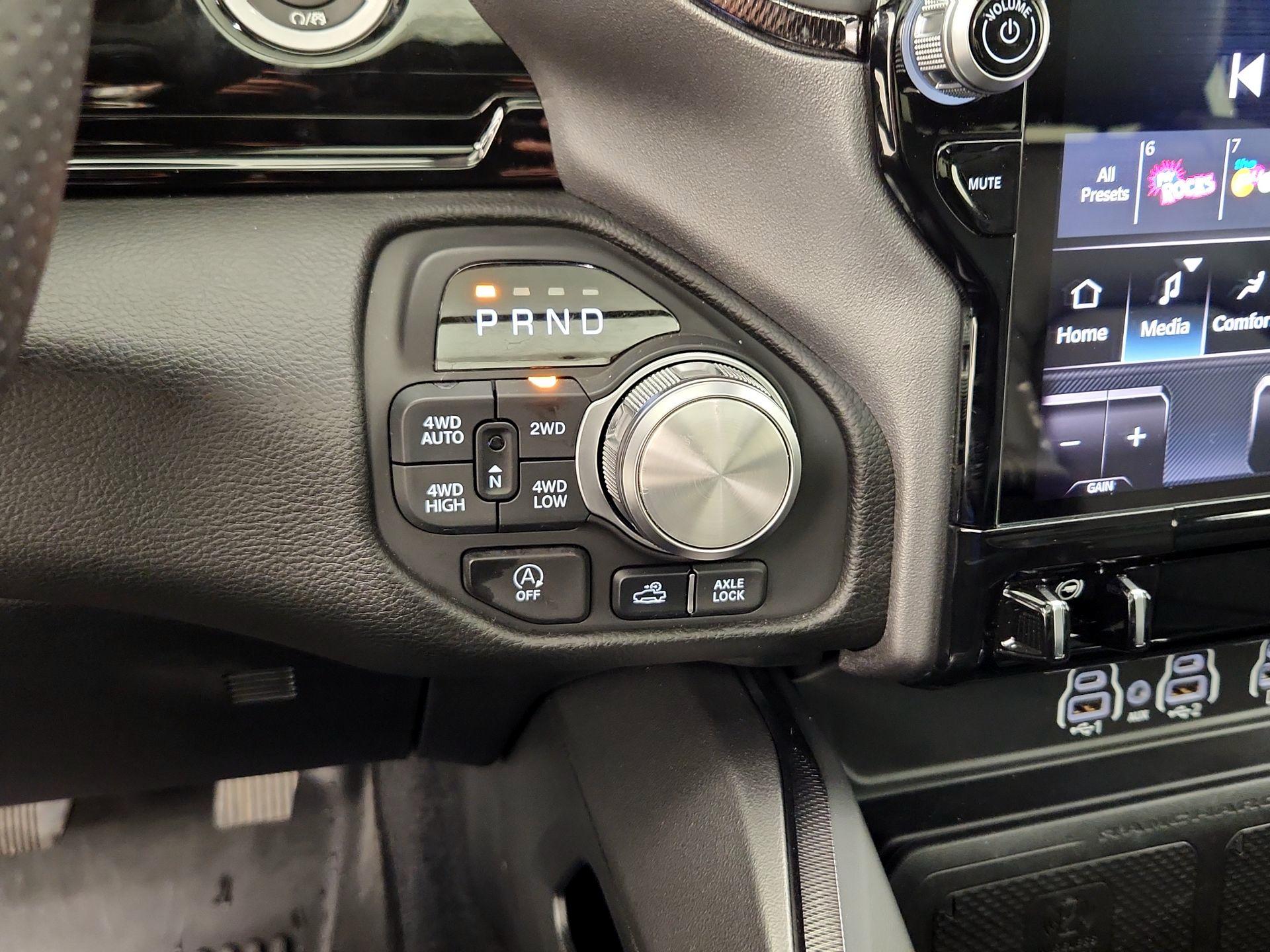 Thumbnail: 2025 RAM 1500 - 18