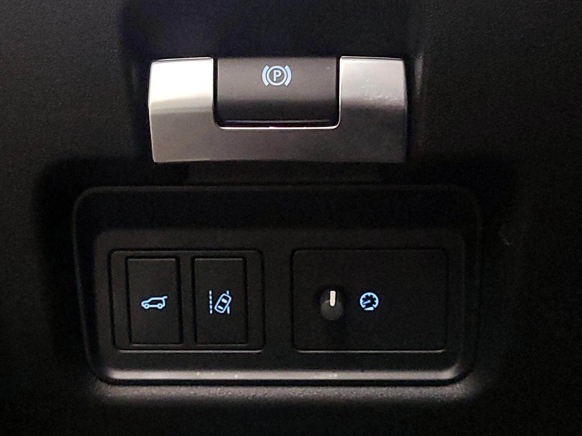 Thumbnail: 2019 Jaguar E-Pace - 13