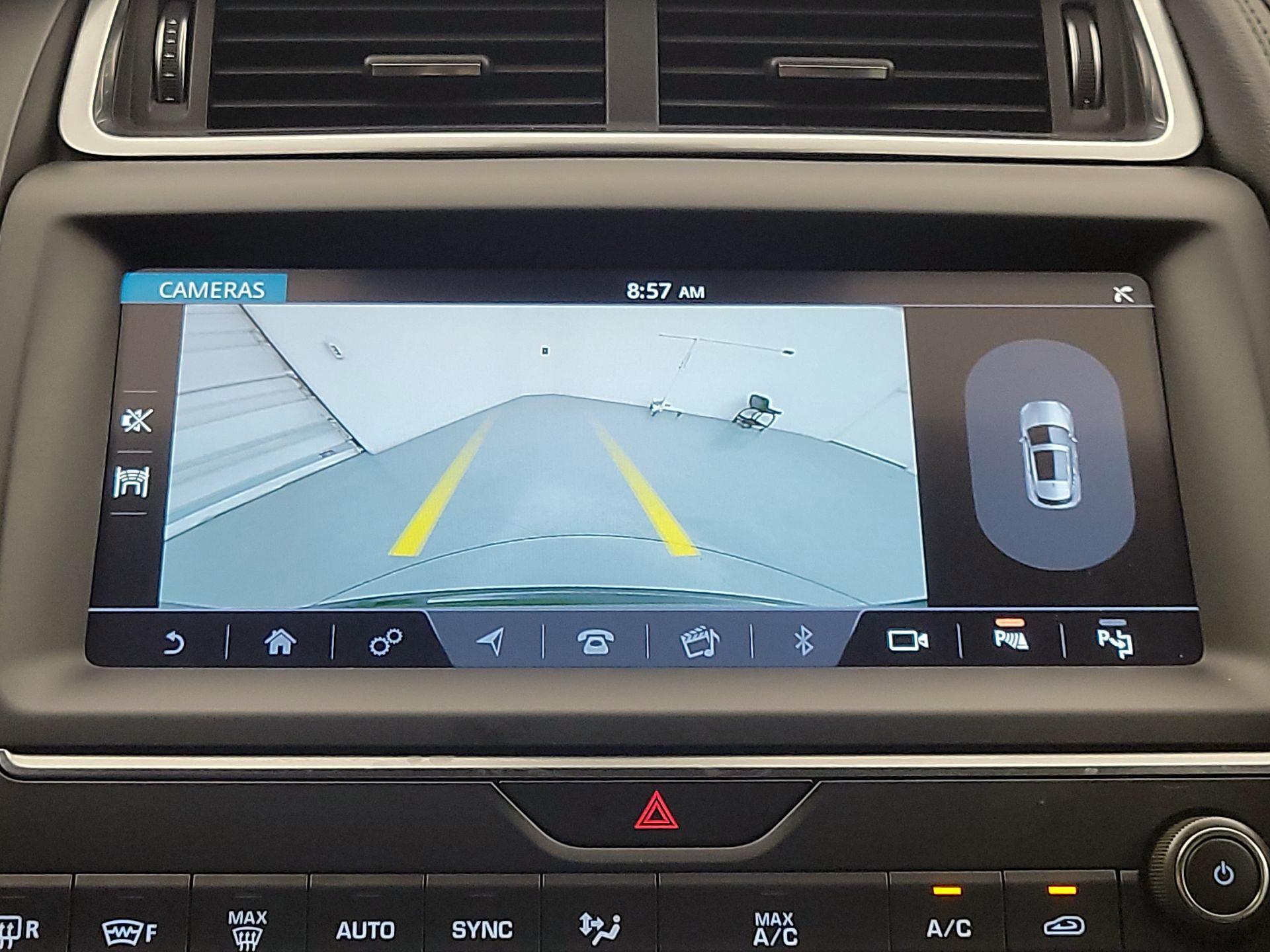 Thumbnail: 2019 Jaguar E-Pace - 15