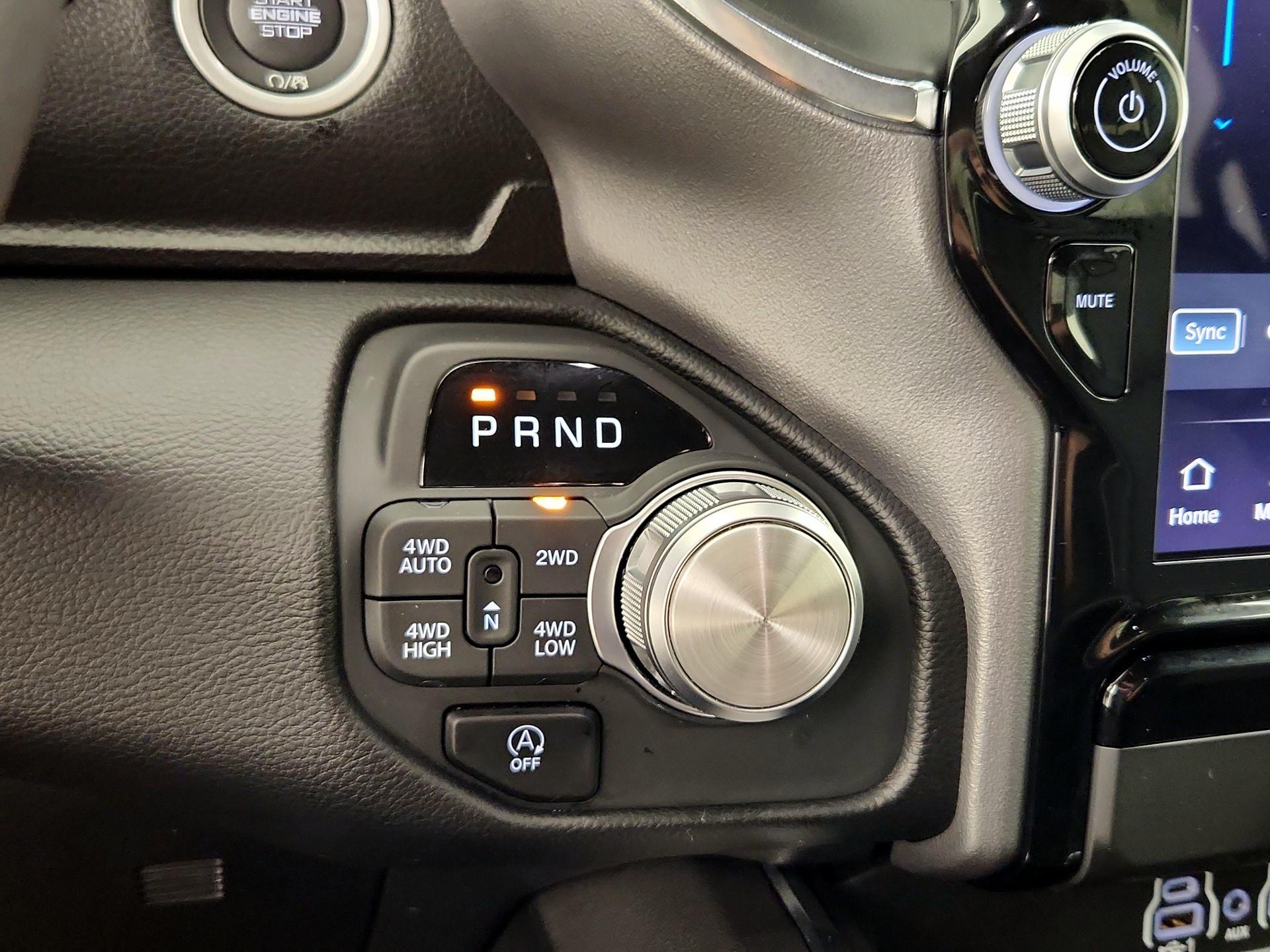 Thumbnail: 2025 RAM 1500 - 18