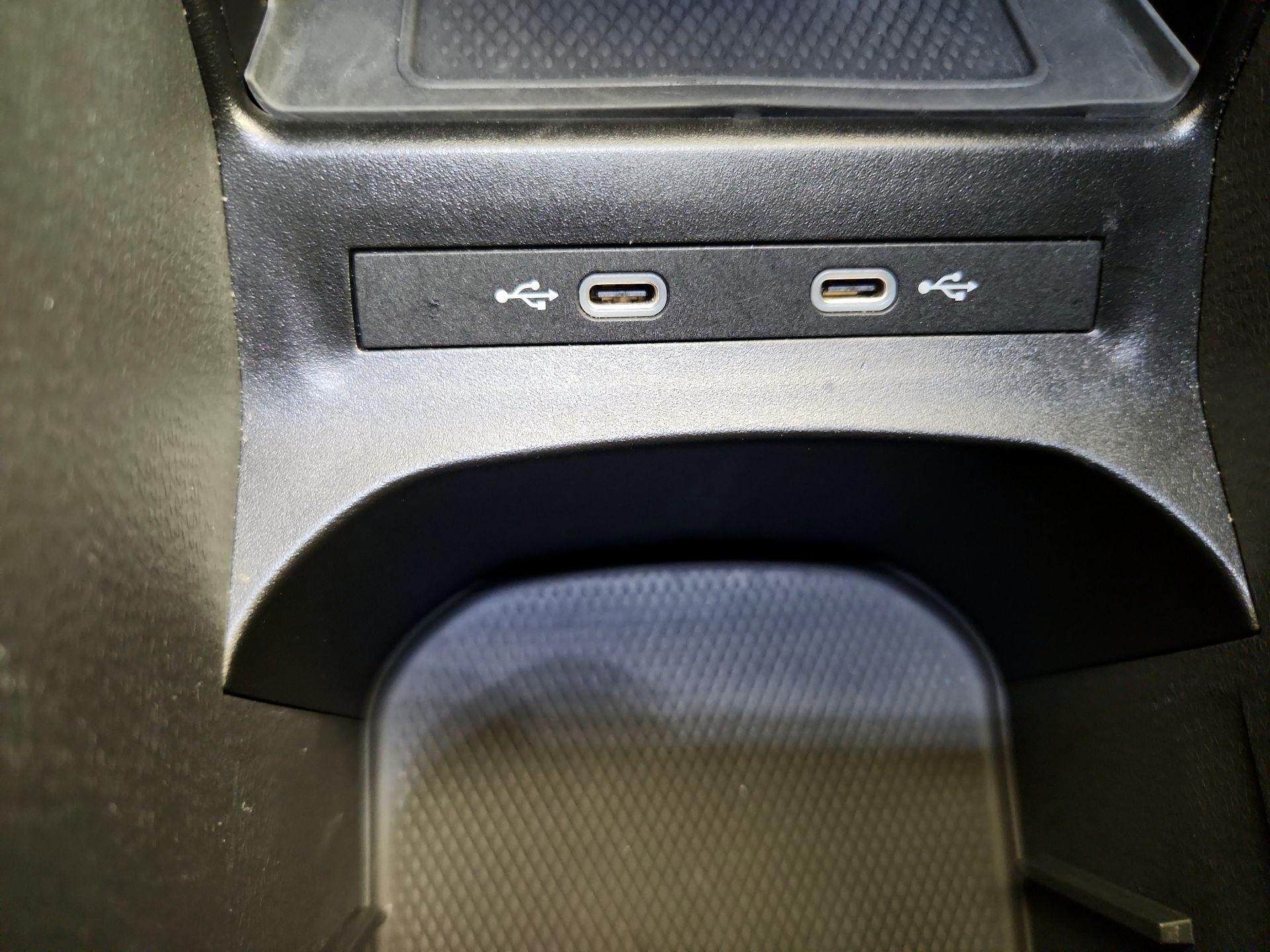 Thumbnail: 2021 Volkswagen ID.4 - 19