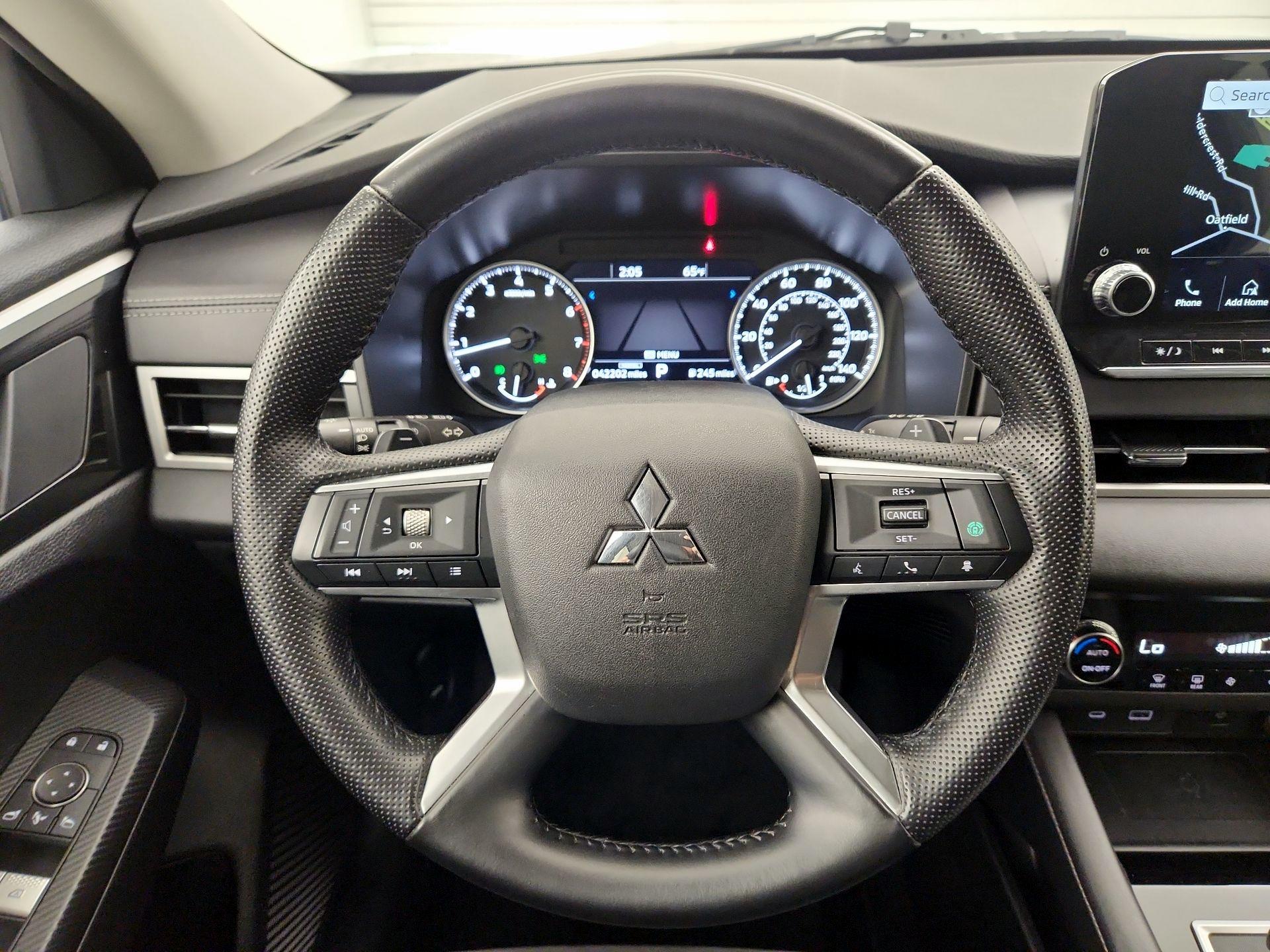 Thumbnail: 2024 Mitsubishi Outlander - 10