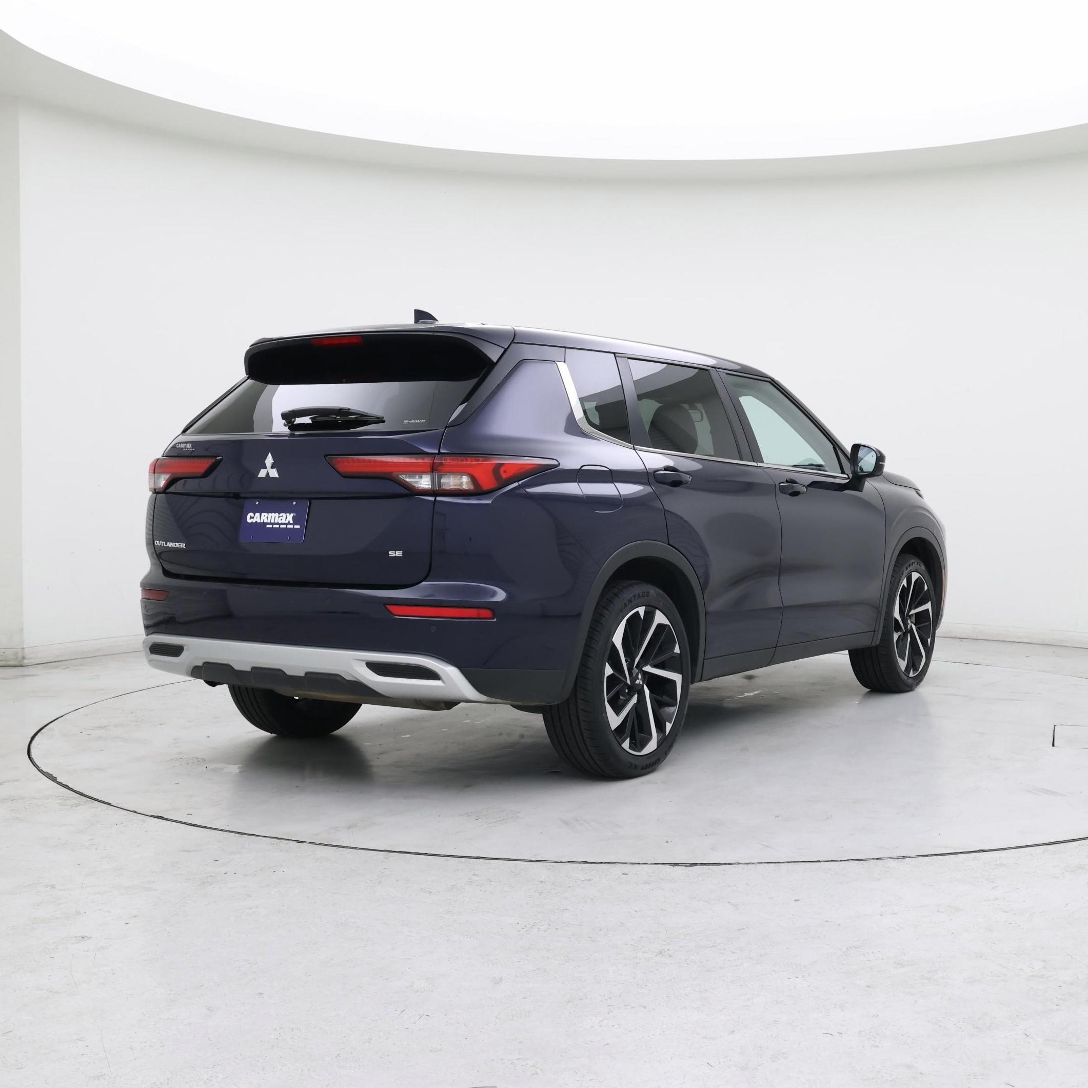 Thumbnail: 2024 Mitsubishi Outlander - 8