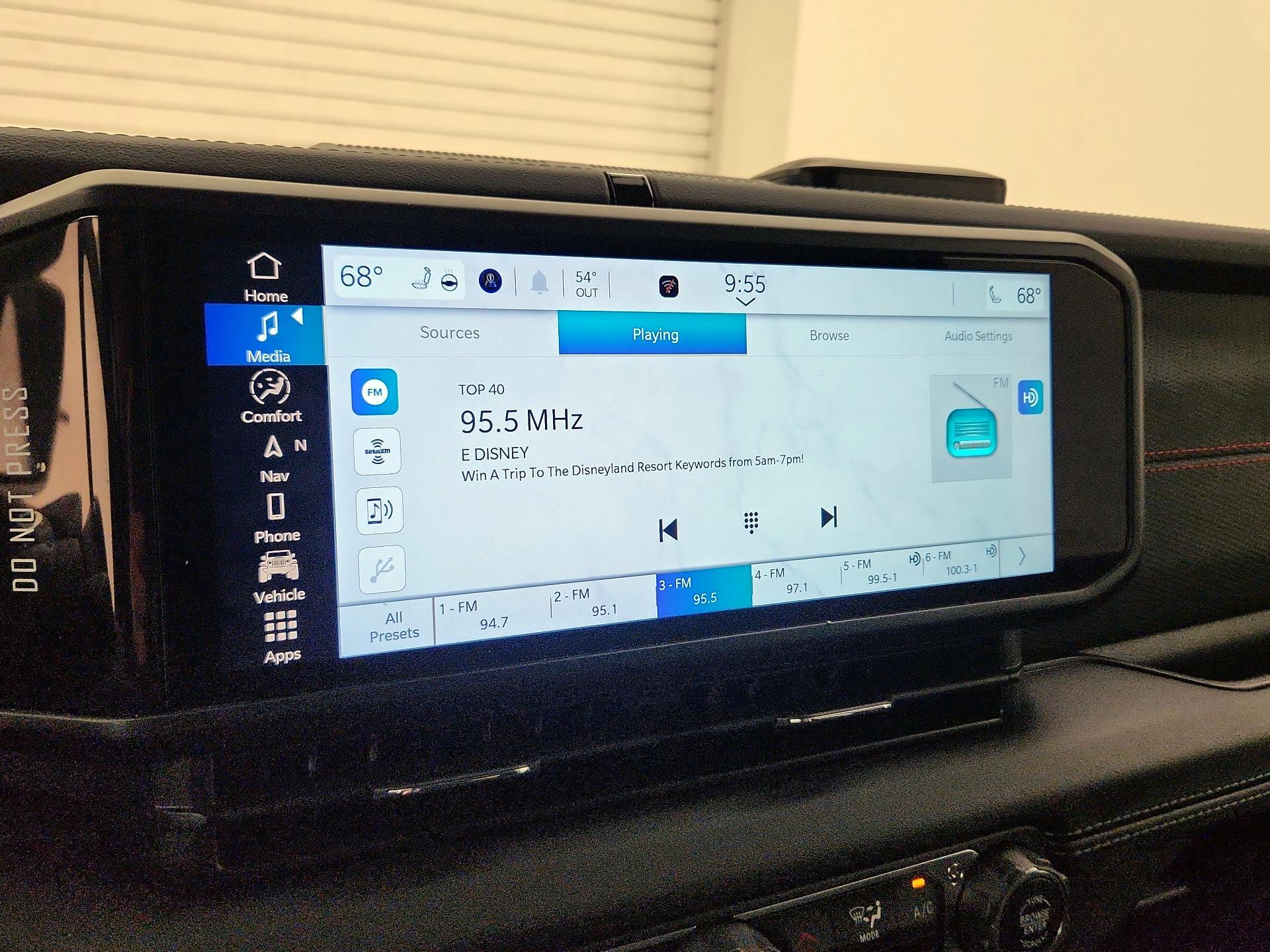 Thumbnail: 2024 Jeep Gladiator - 16