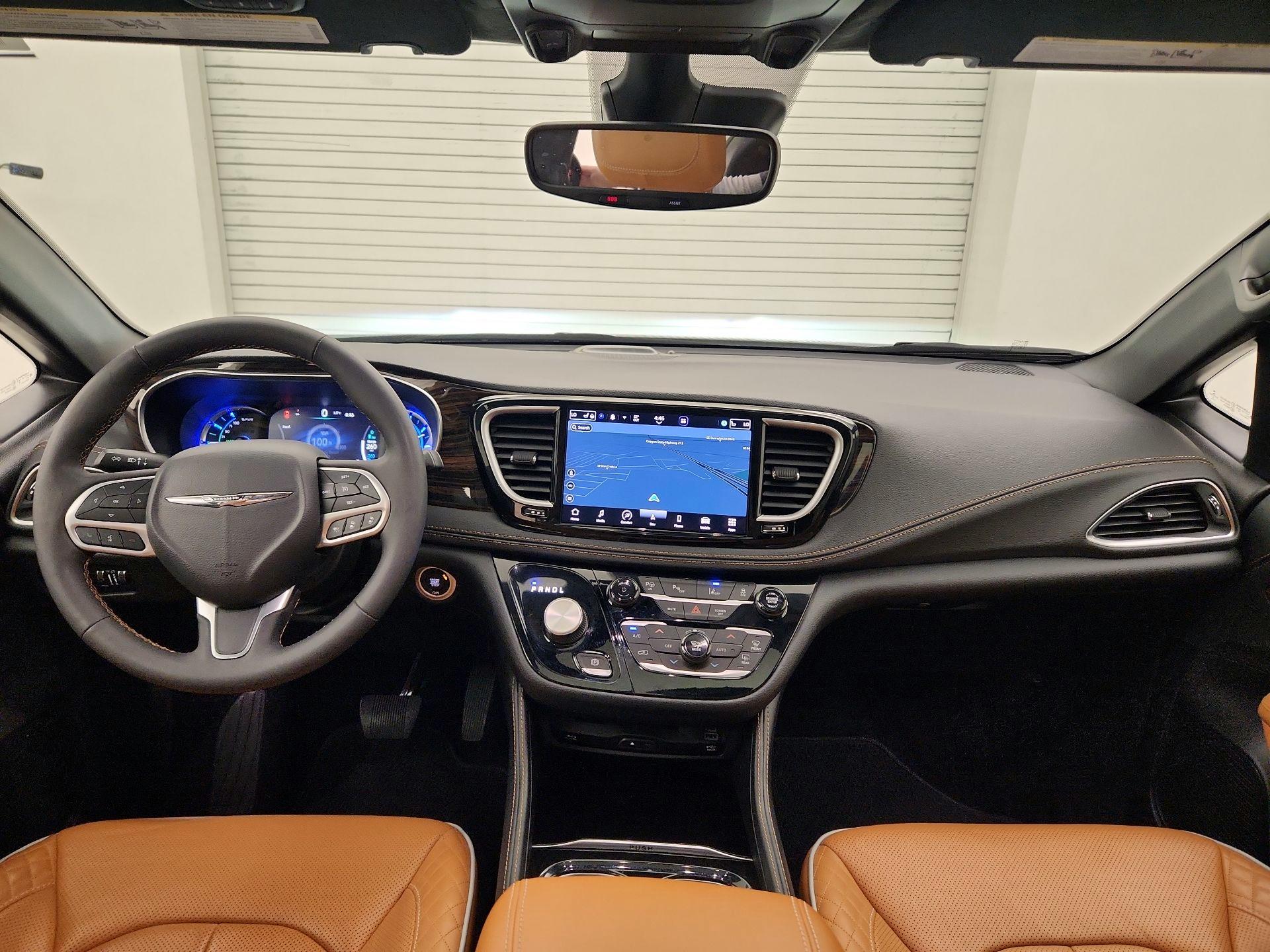 Thumbnail: 2023 Chrysler Pacifica - 9